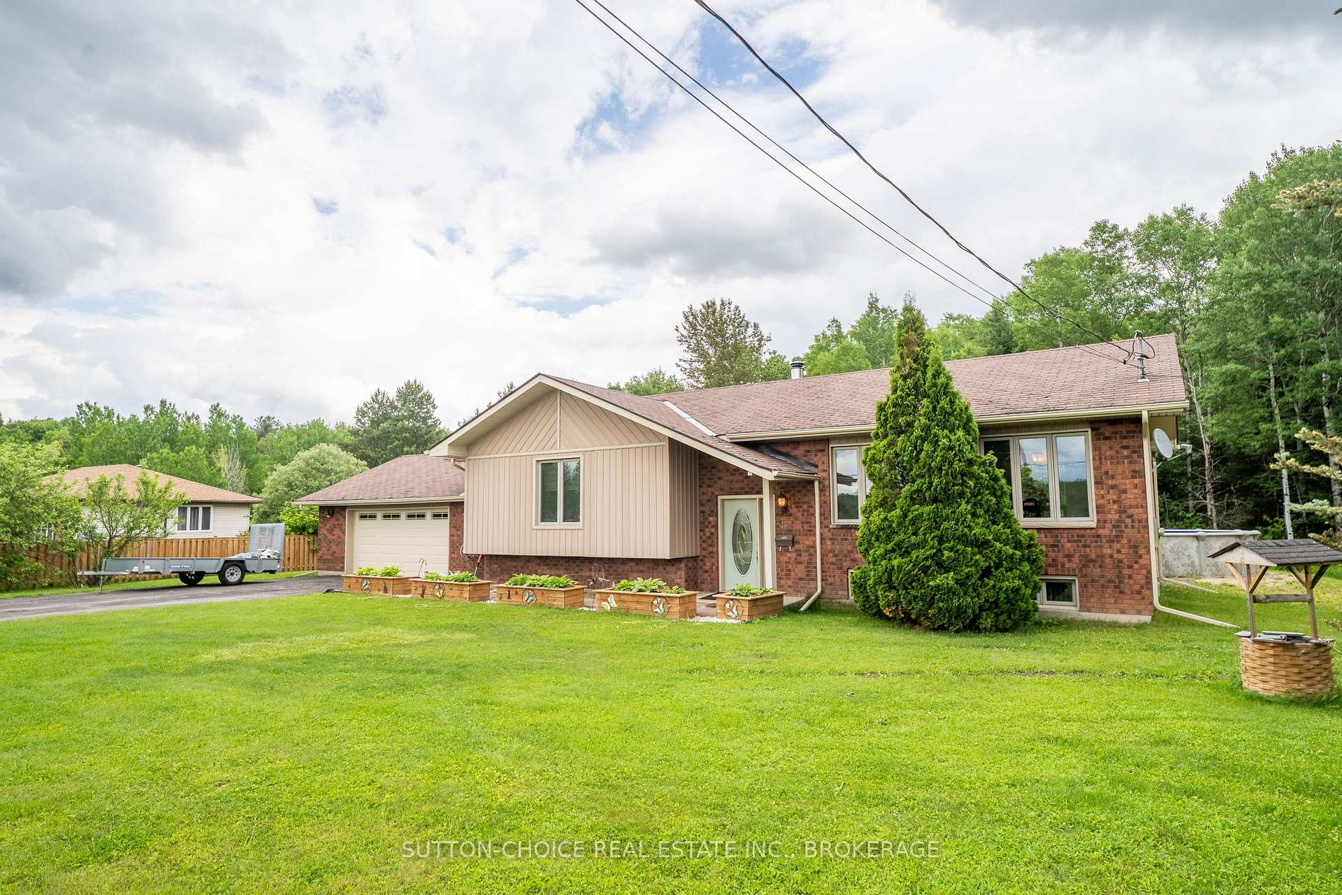 Photo 4 of 246 Yonge Street, Bonfield — HOMEH