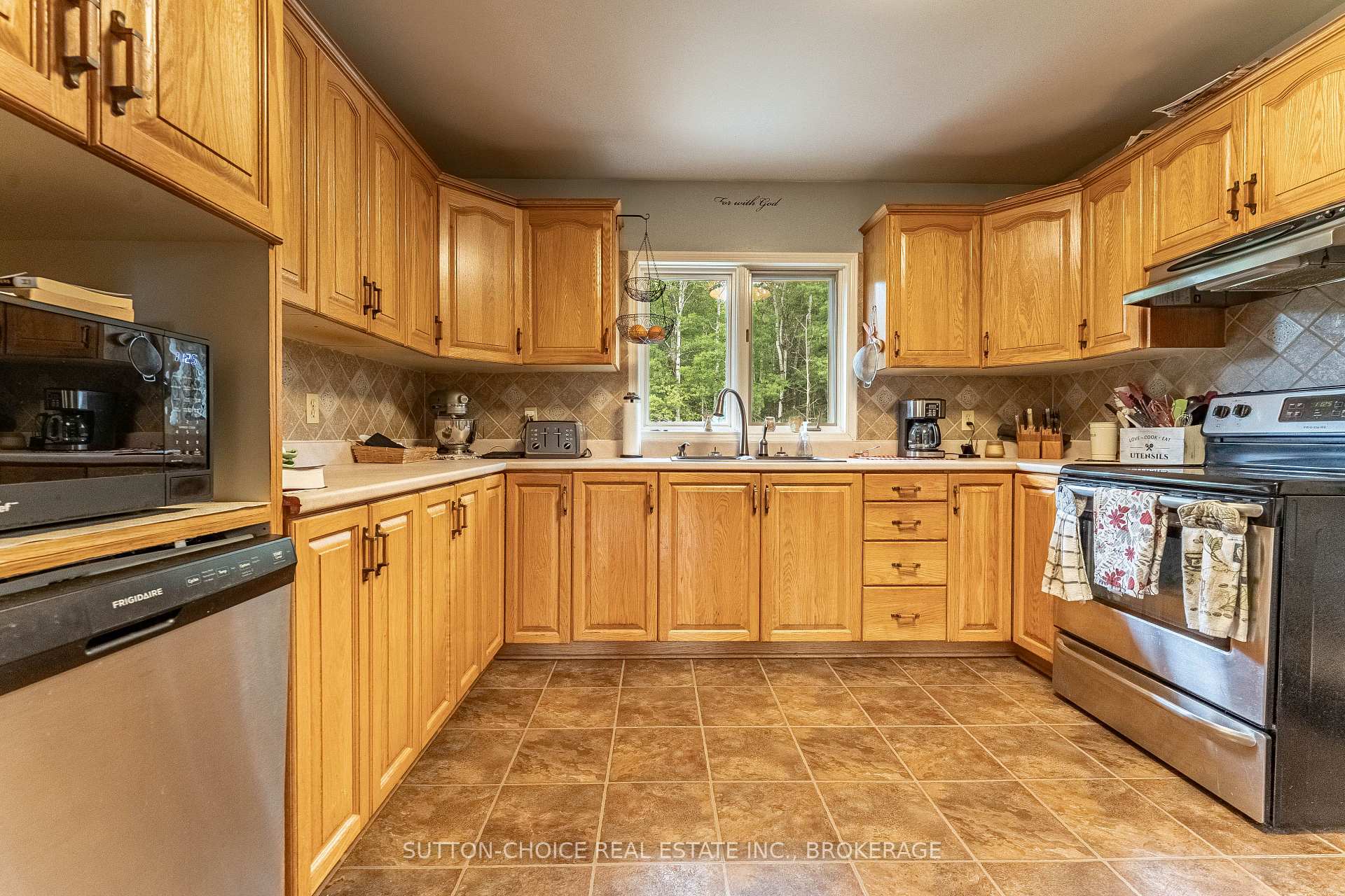 Photo 13 of 246 Yonge Street, Bonfield — HOMEH