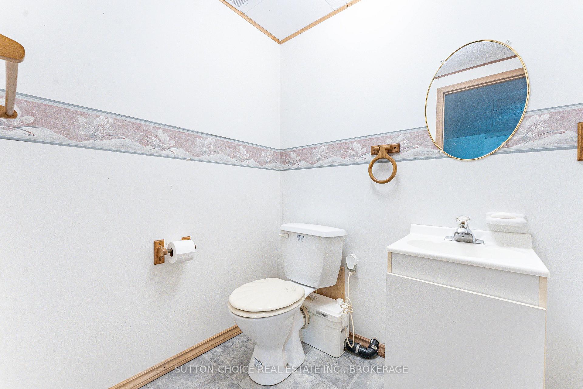 Photo 31 of 246 Yonge Street, Bonfield — HOMEH