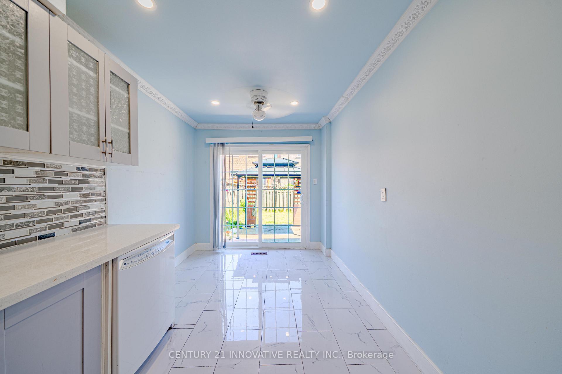 Photo 8 of 93 William Honey Crescent, Markham, Middlefield — HOMEH