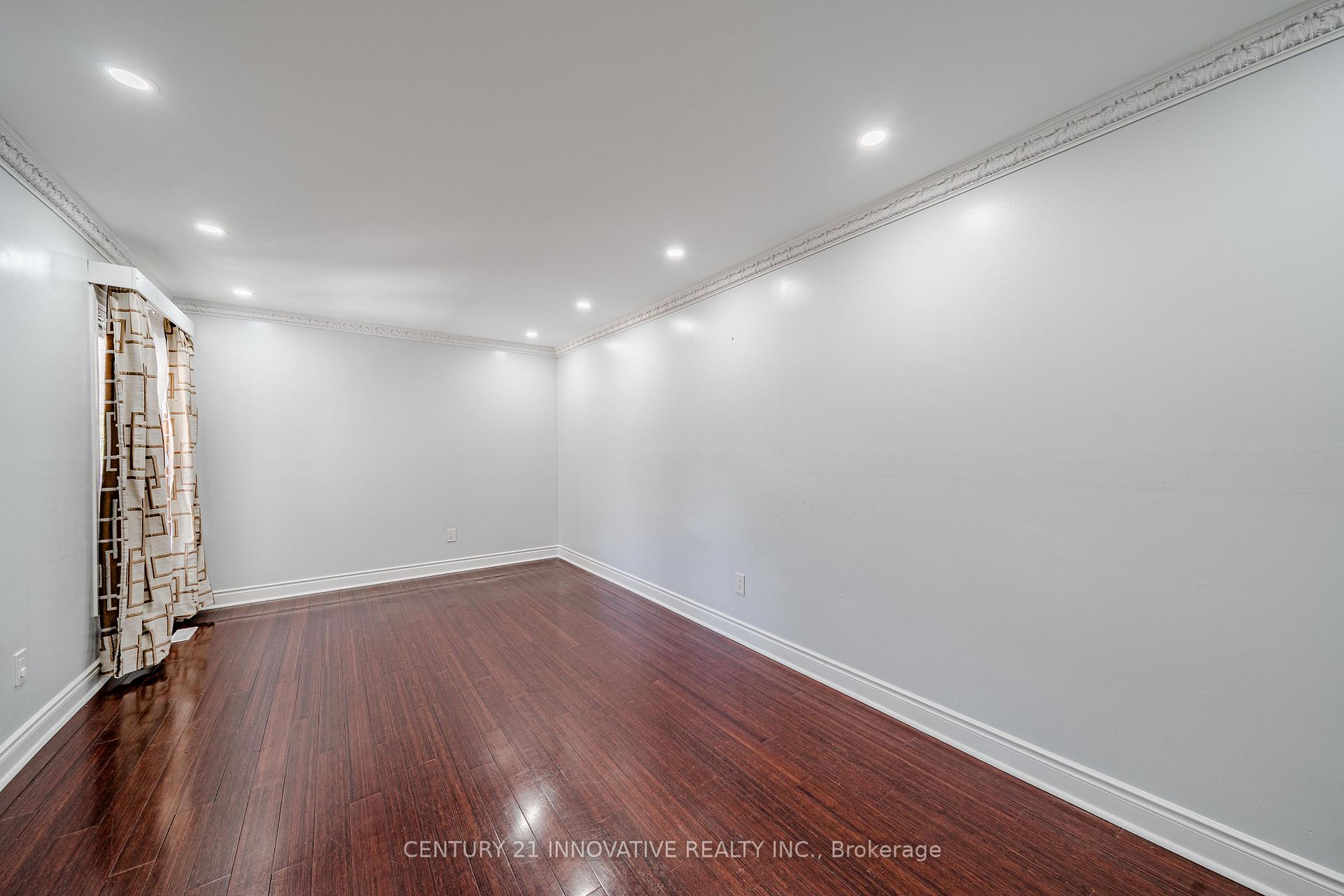 Photo 10 of 93 William Honey Crescent, Markham, Middlefield — HOMEH