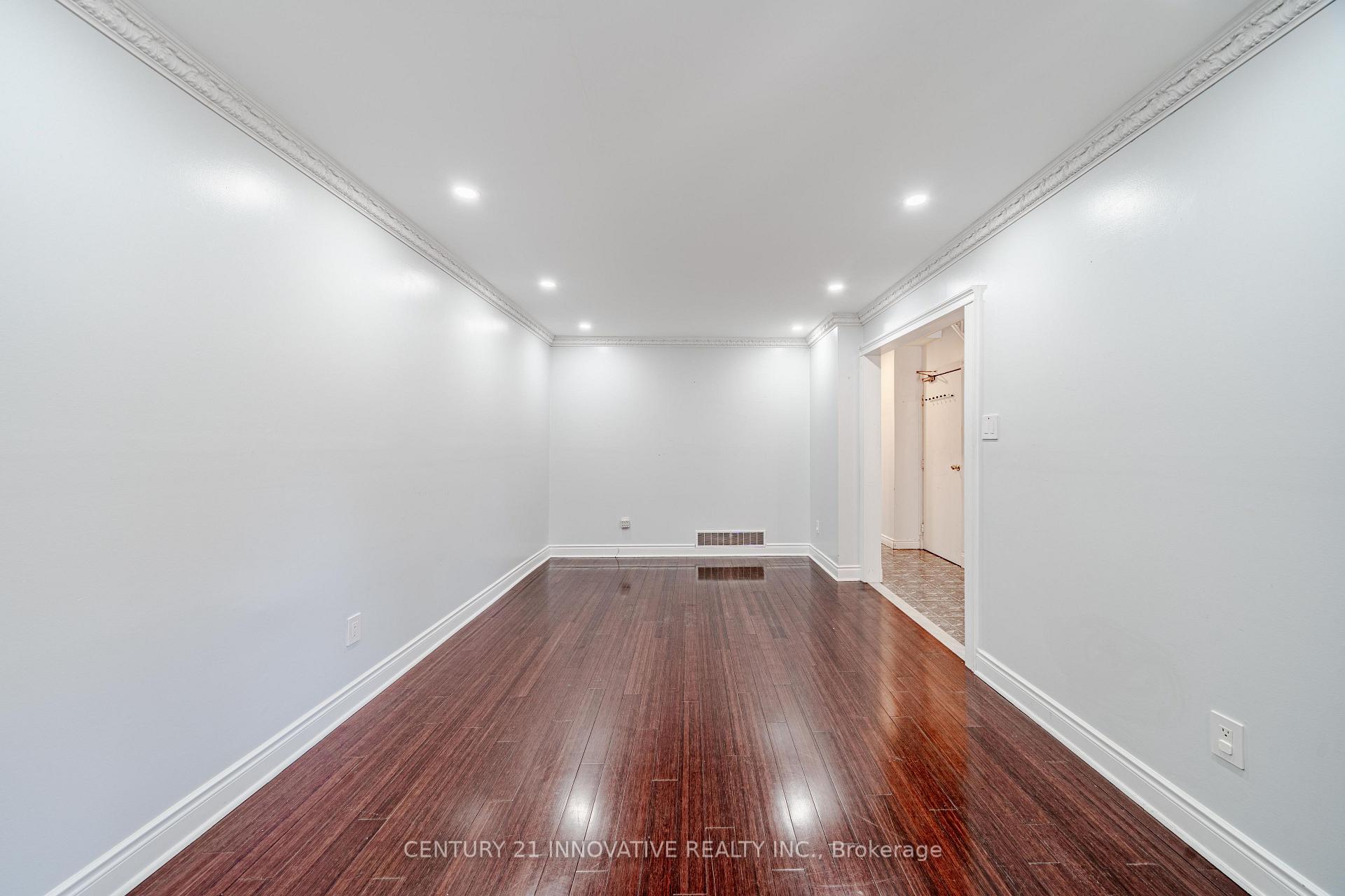 Photo 11 of 93 William Honey Crescent, Markham, Middlefield — HOMEH