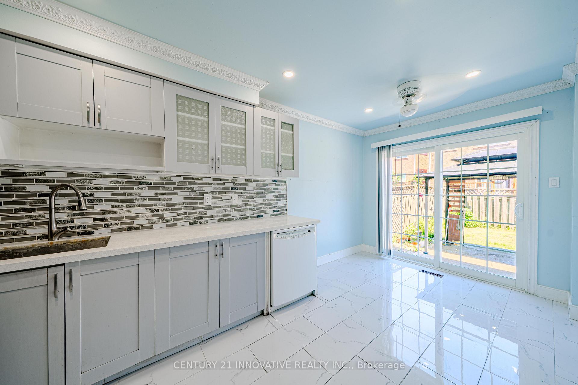 Photo 14 of 93 William Honey Crescent, Markham, Middlefield — HOMEH