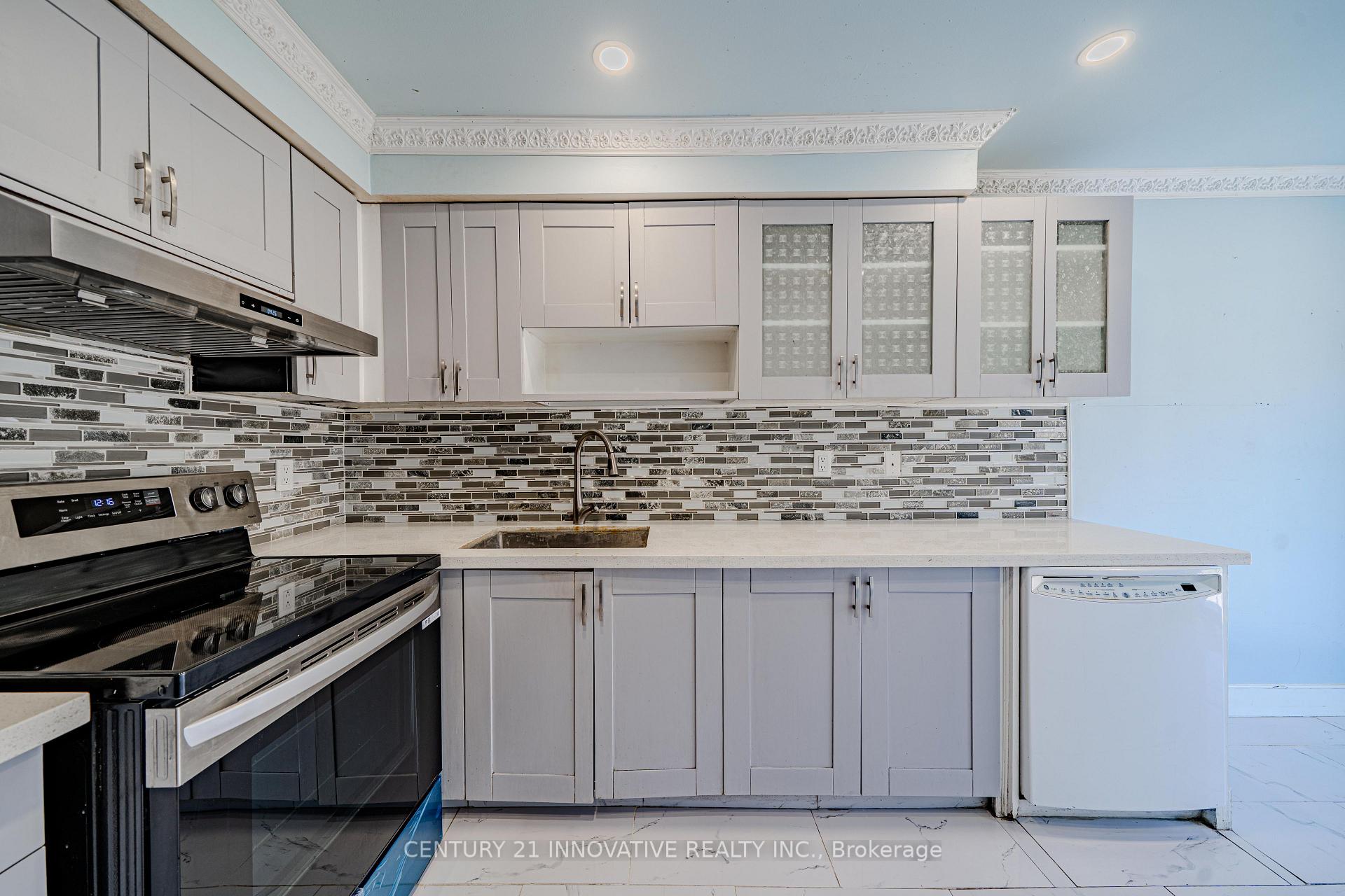 Photo 15 of 93 William Honey Crescent, Markham, Middlefield — HOMEH