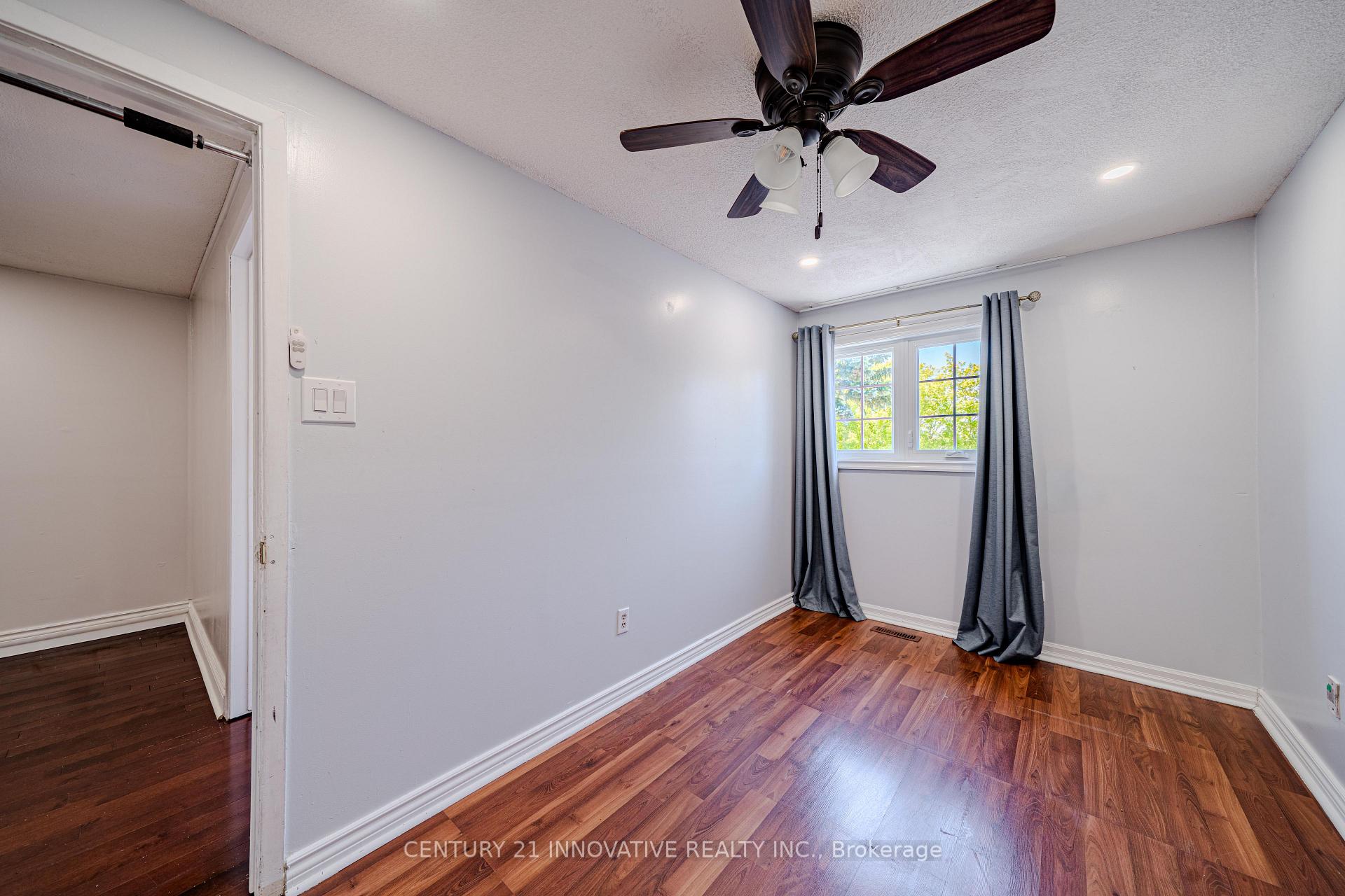 Photo 28 of 93 William Honey Crescent, Markham, Middlefield — HOMEH