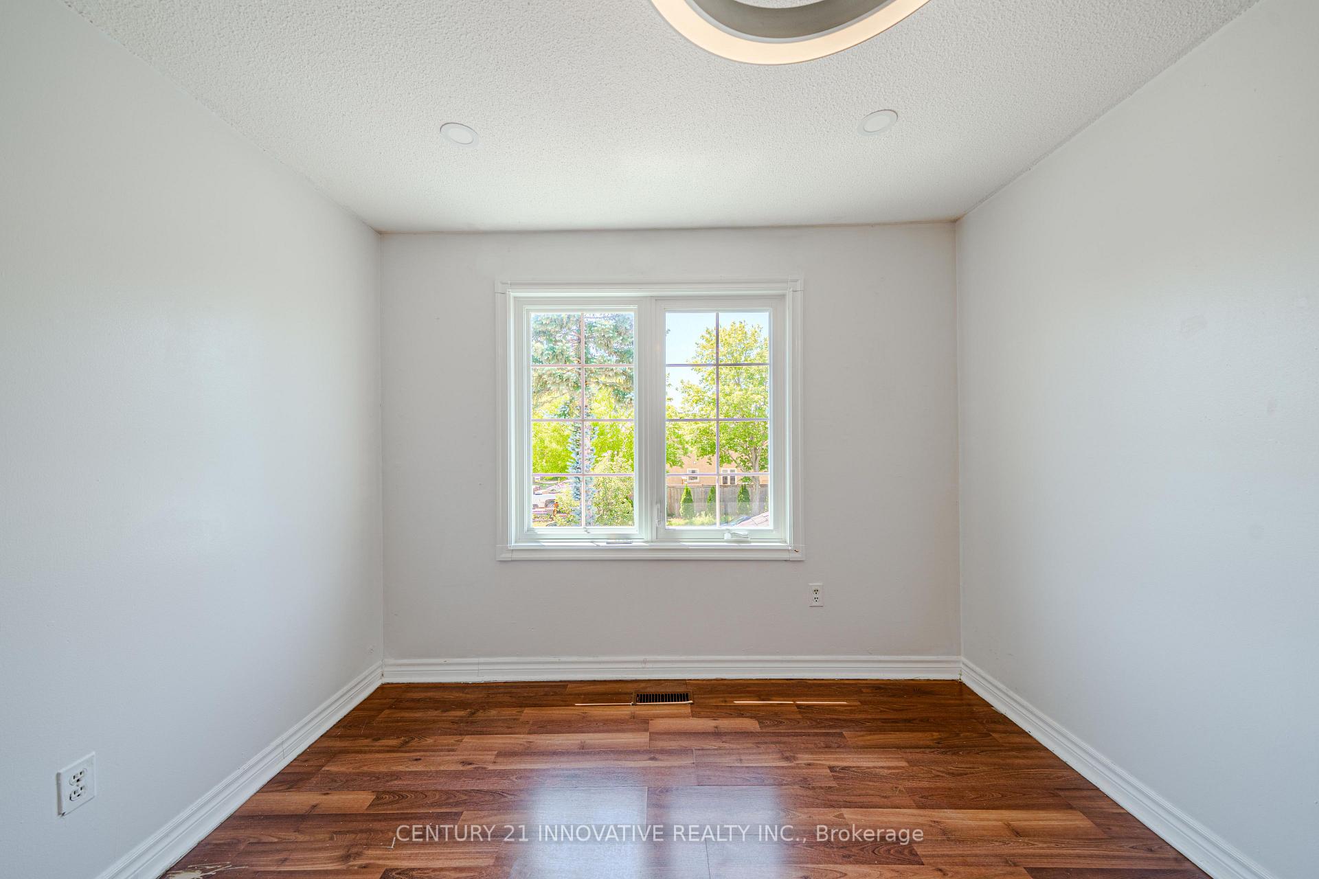 Photo 30 of 93 William Honey Crescent, Markham, Middlefield — HOMEH