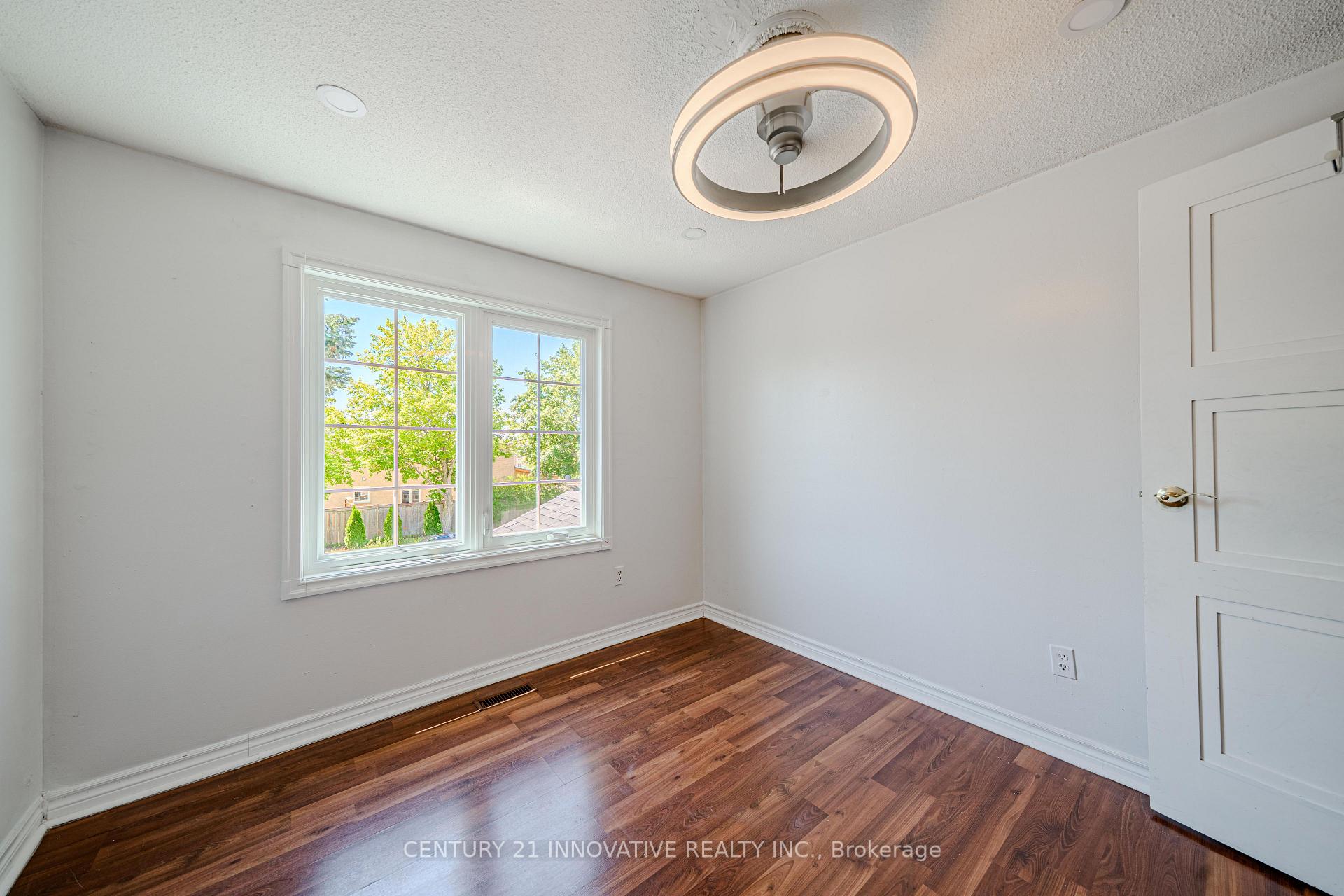 Photo 31 of 93 William Honey Crescent, Markham, Middlefield — HOMEH