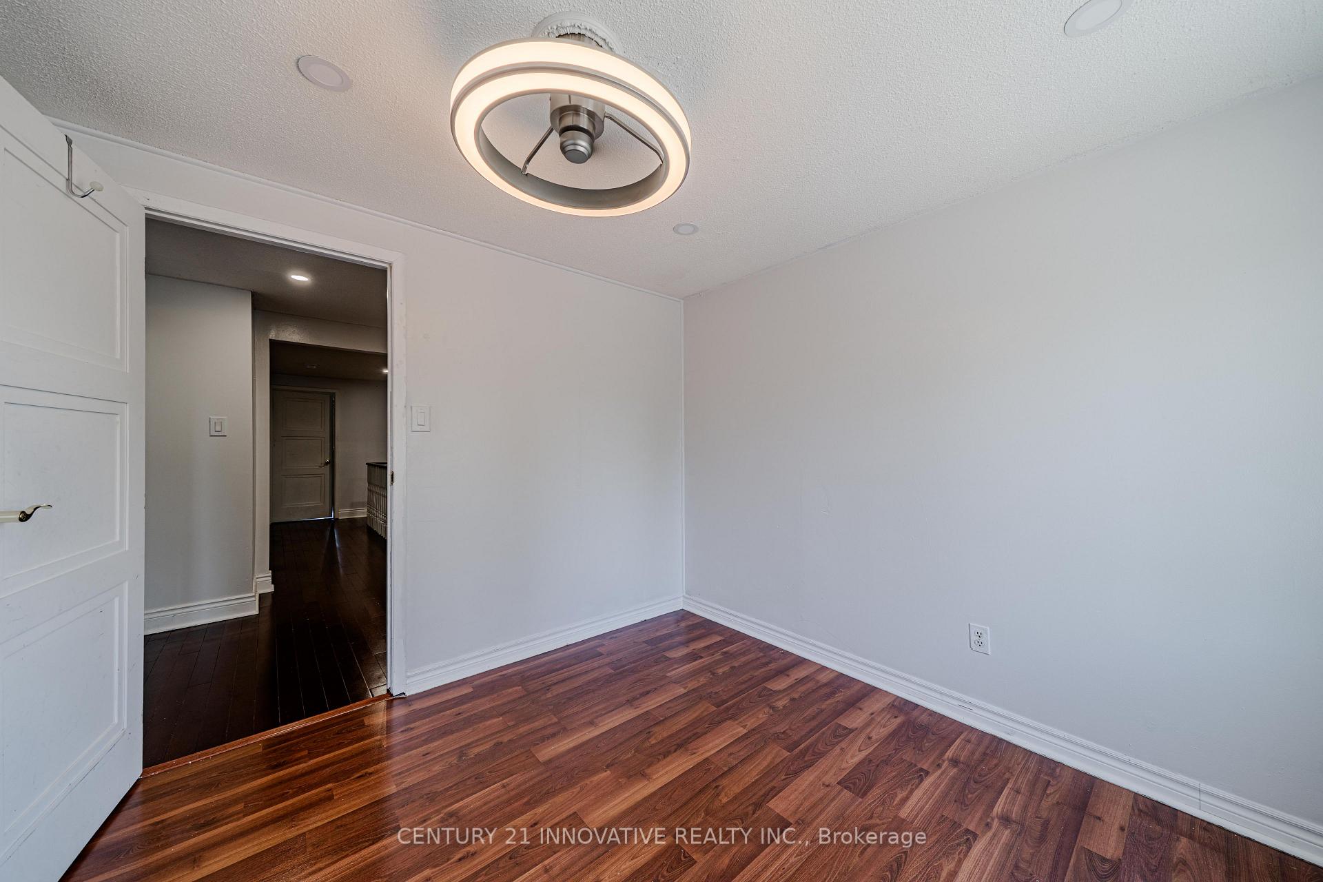Photo 32 of 93 William Honey Crescent, Markham, Middlefield — HOMEH