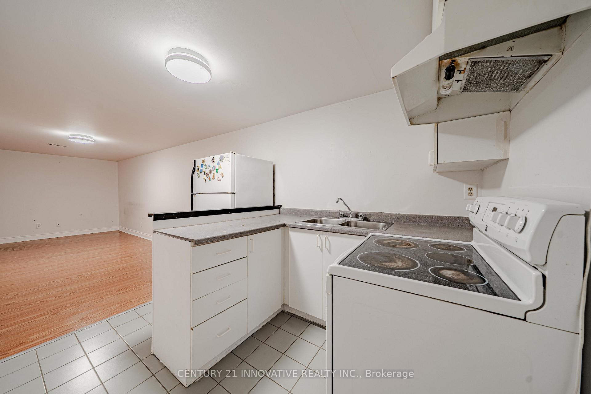 Photo 34 of 93 William Honey Crescent, Markham, Middlefield — HOMEH