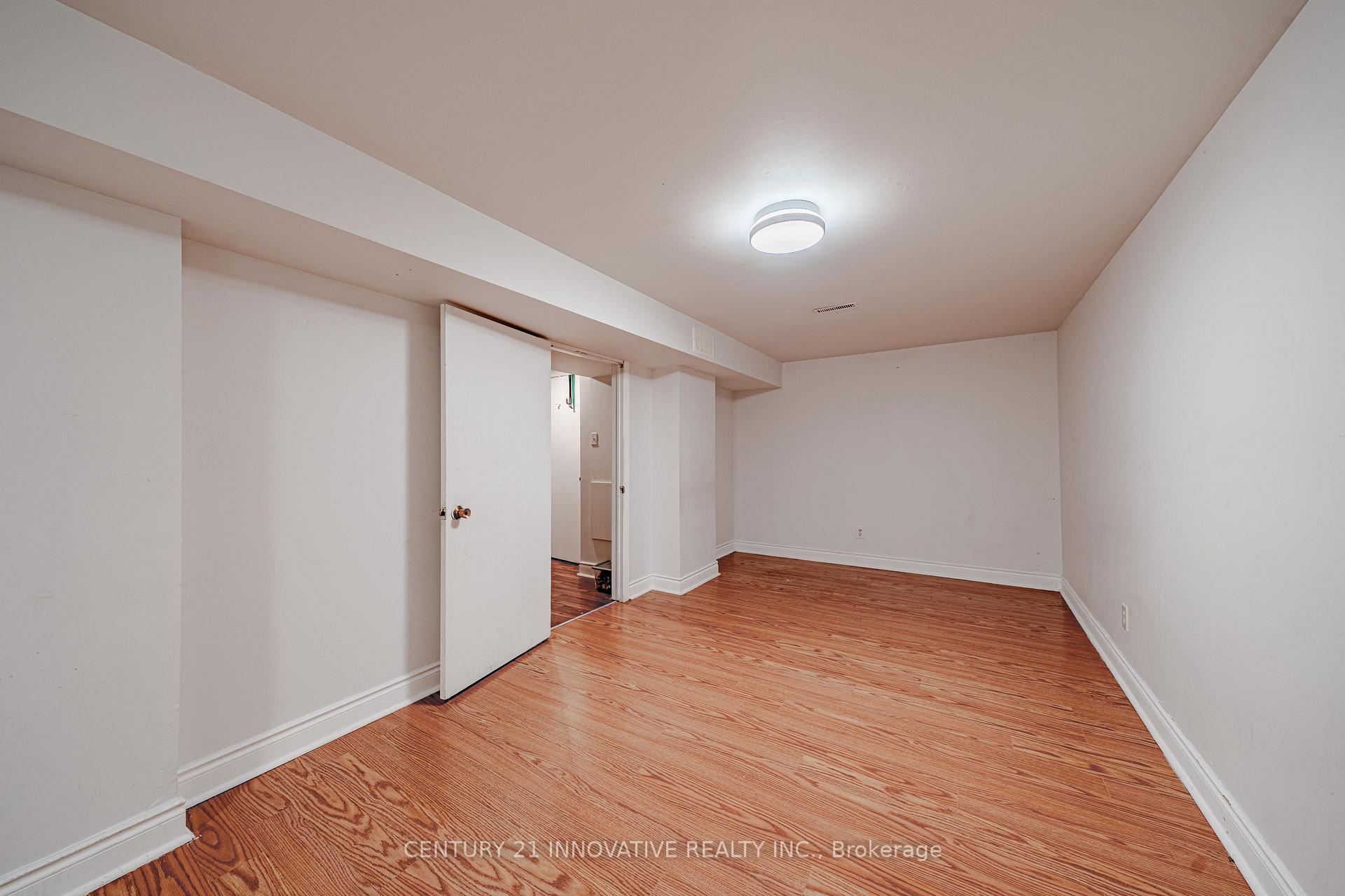Photo 36 of 93 William Honey Crescent, Markham, Middlefield — HOMEH