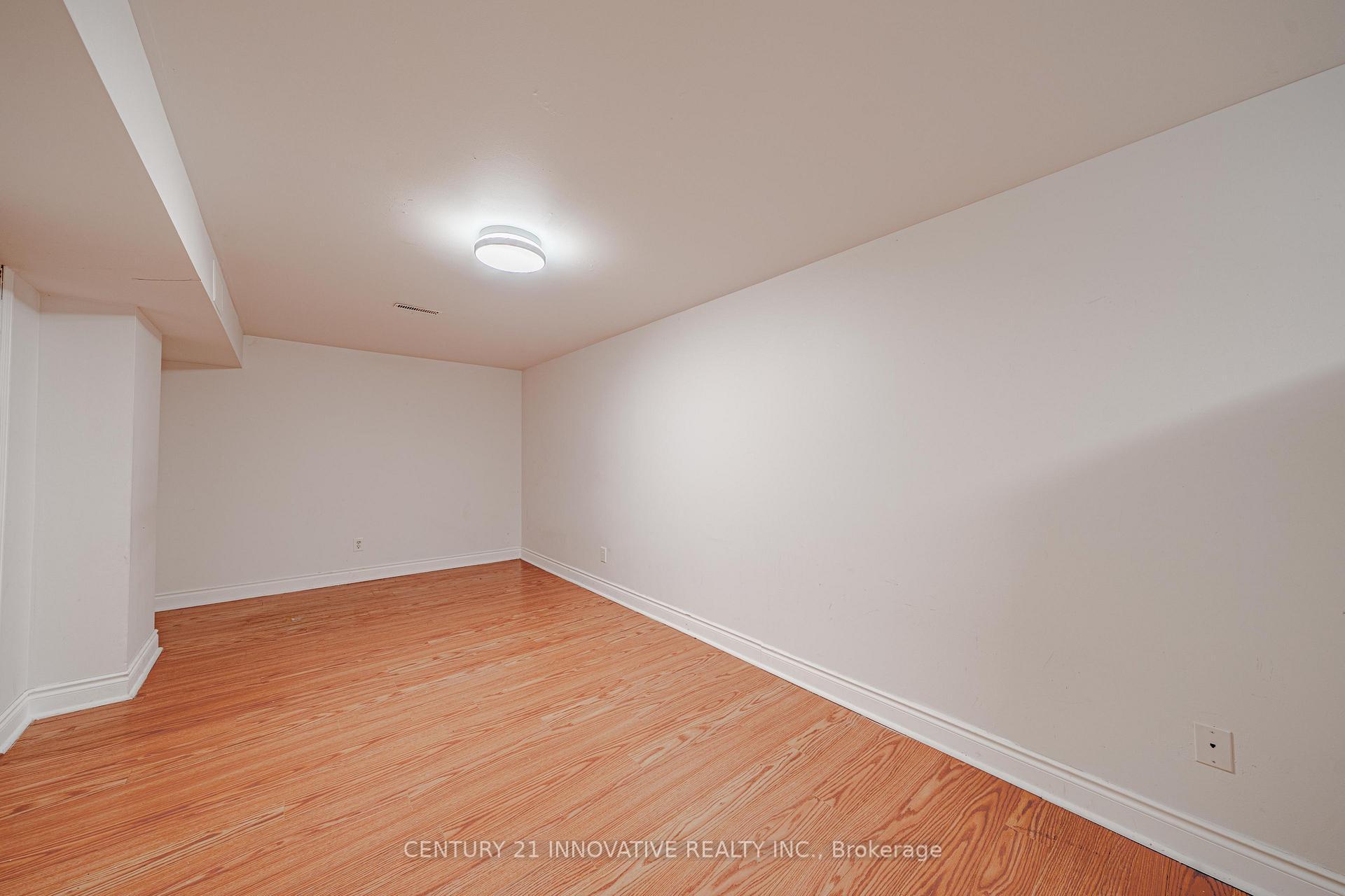 Photo 37 of 93 William Honey Crescent, Markham, Middlefield — HOMEH