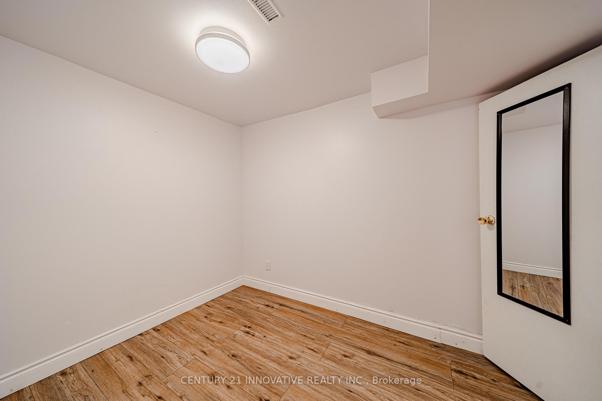 Photo 39 of 93 William Honey Crescent, Markham, Middlefield — HOMEH