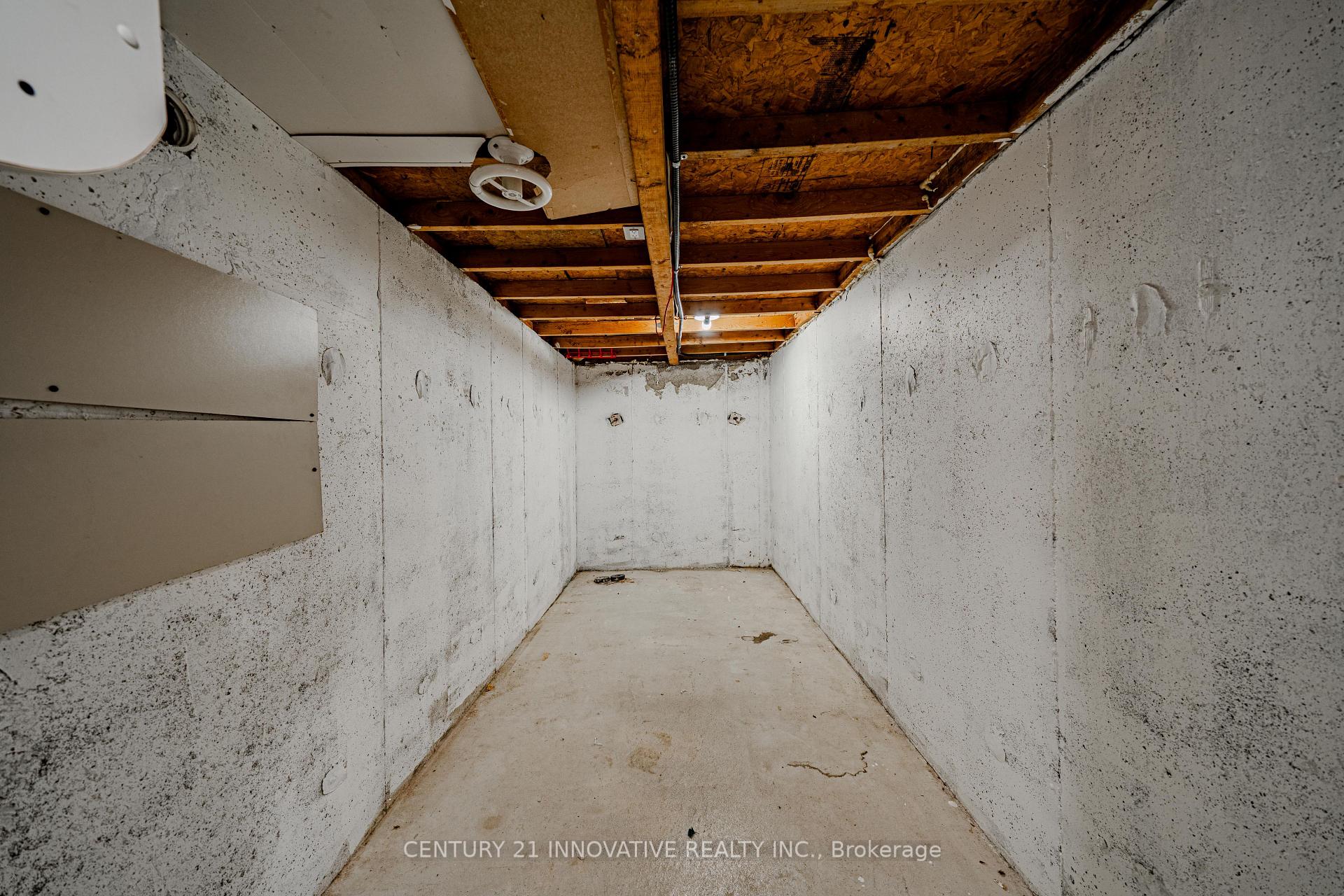 Photo 44 of 93 William Honey Crescent, Markham, Middlefield — HOMEH