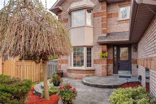 Photo 3 of 1160 Thoresby Drive, Oakville, Clearview — HOMEH