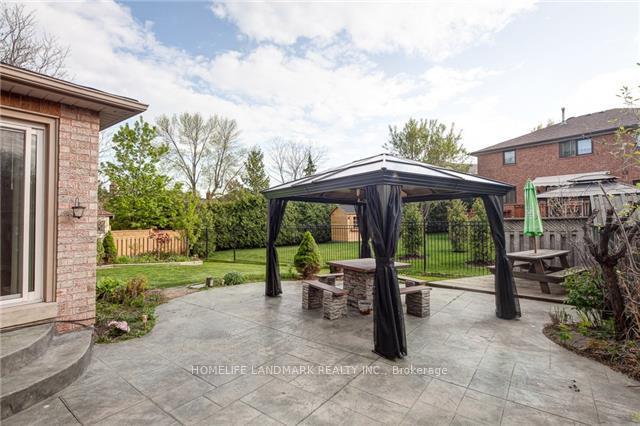 Photo 5 of 1160 Thoresby Drive, Oakville, Clearview — HOMEH