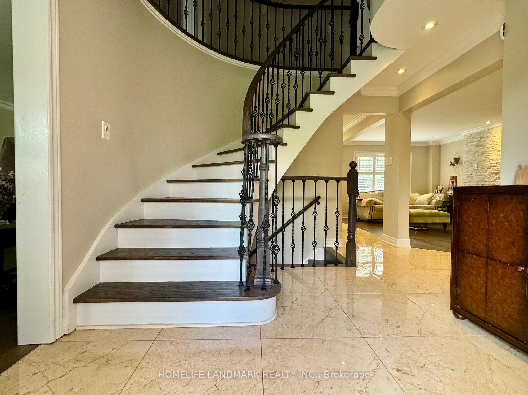 Photo 6 of 1160 Thoresby Drive, Oakville, Clearview — HOMEH