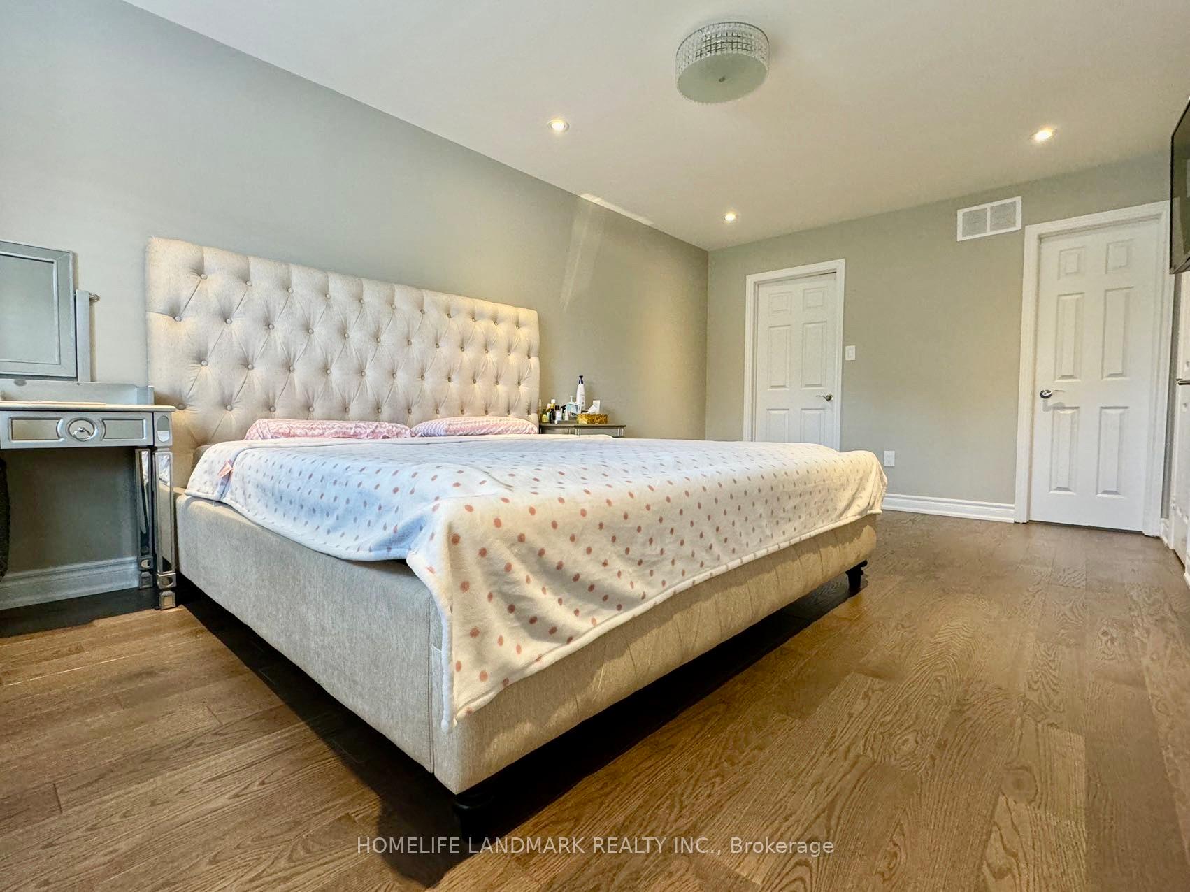 Photo 19 of 1160 Thoresby Drive, Oakville, Clearview — HOMEH