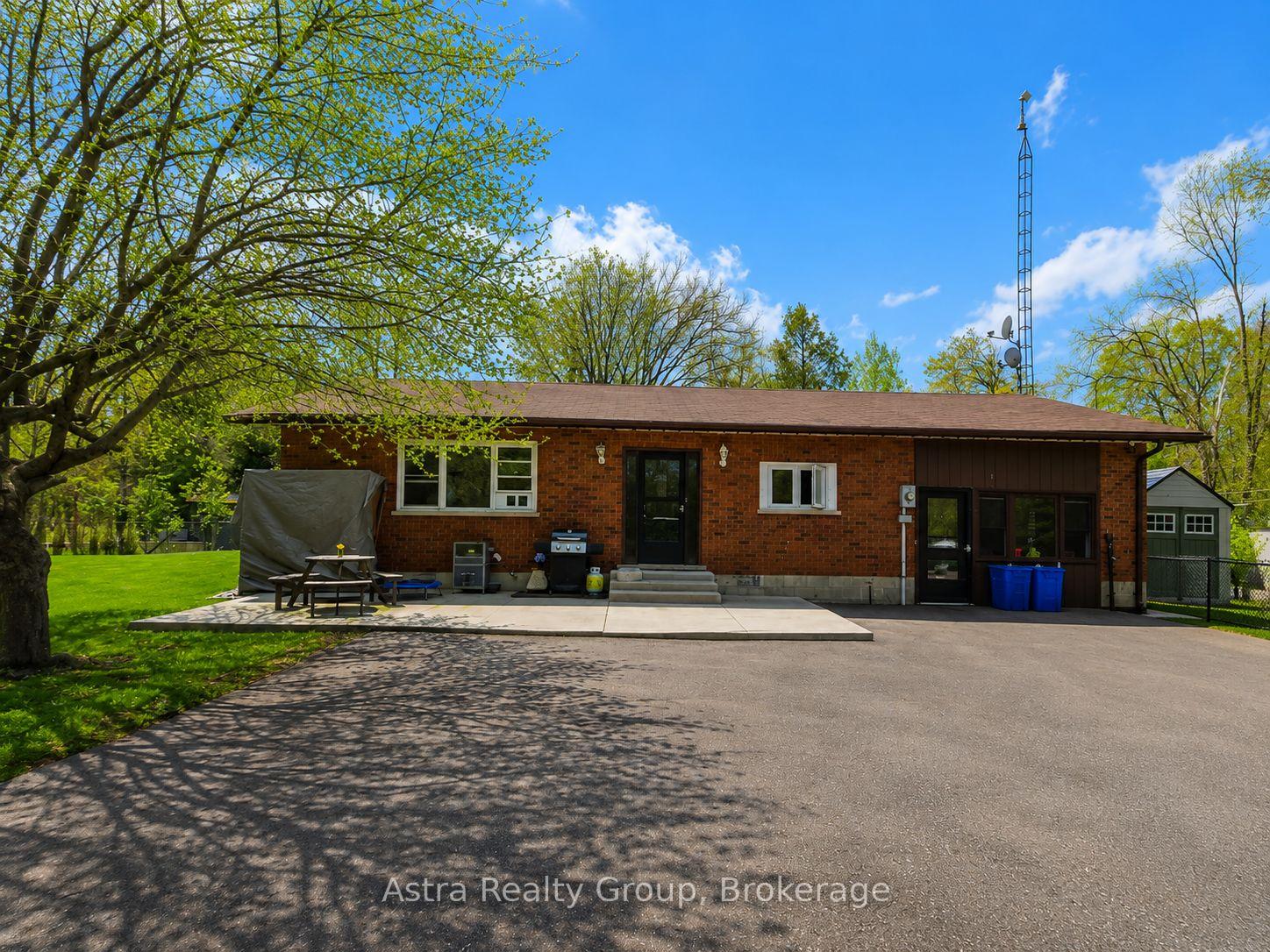 Photo 2 of 21 Sackitt Road, Kawartha Lakes, Fenelon — HOMEH