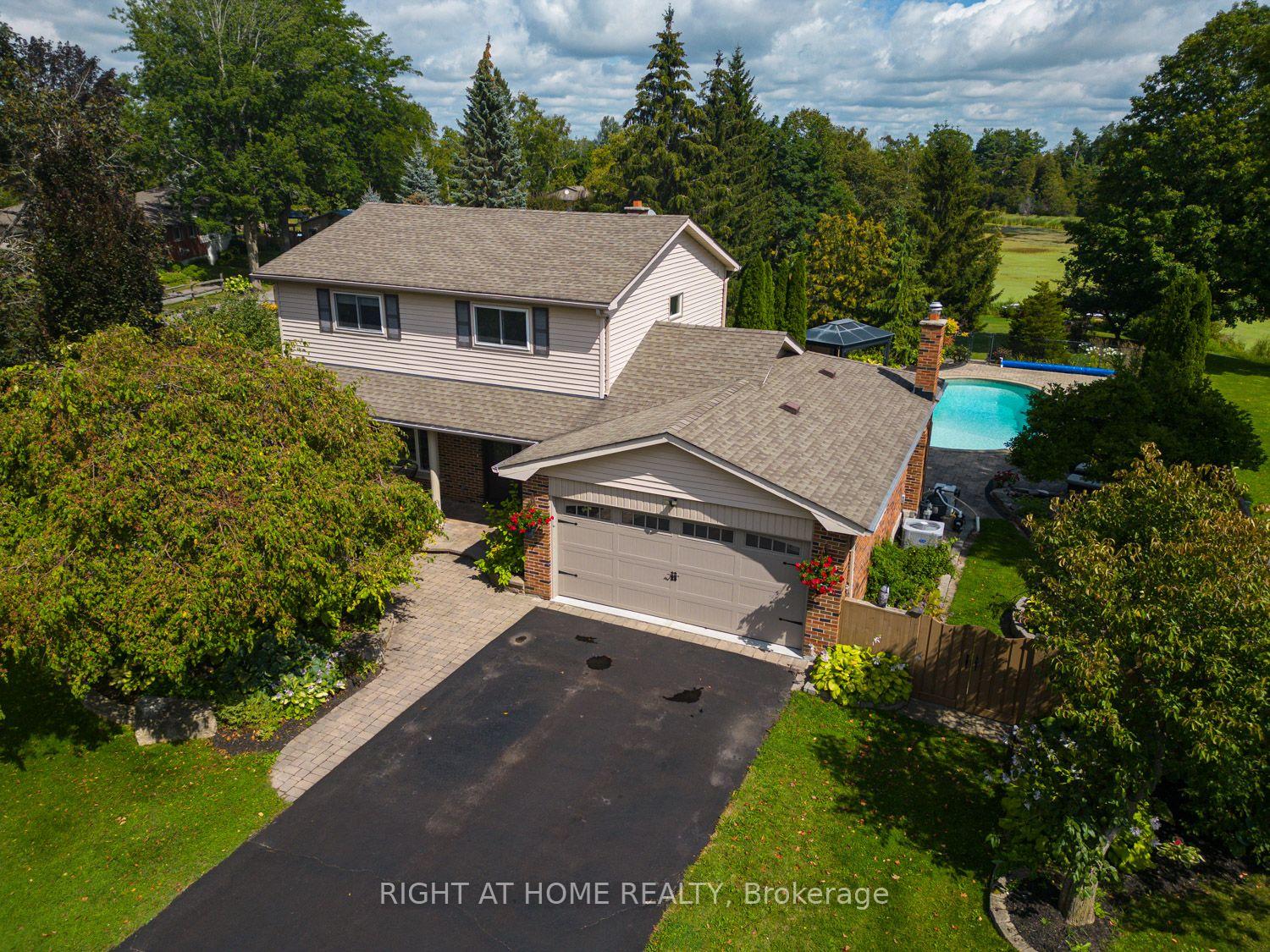 Photo of 63 Robinglade Avenue