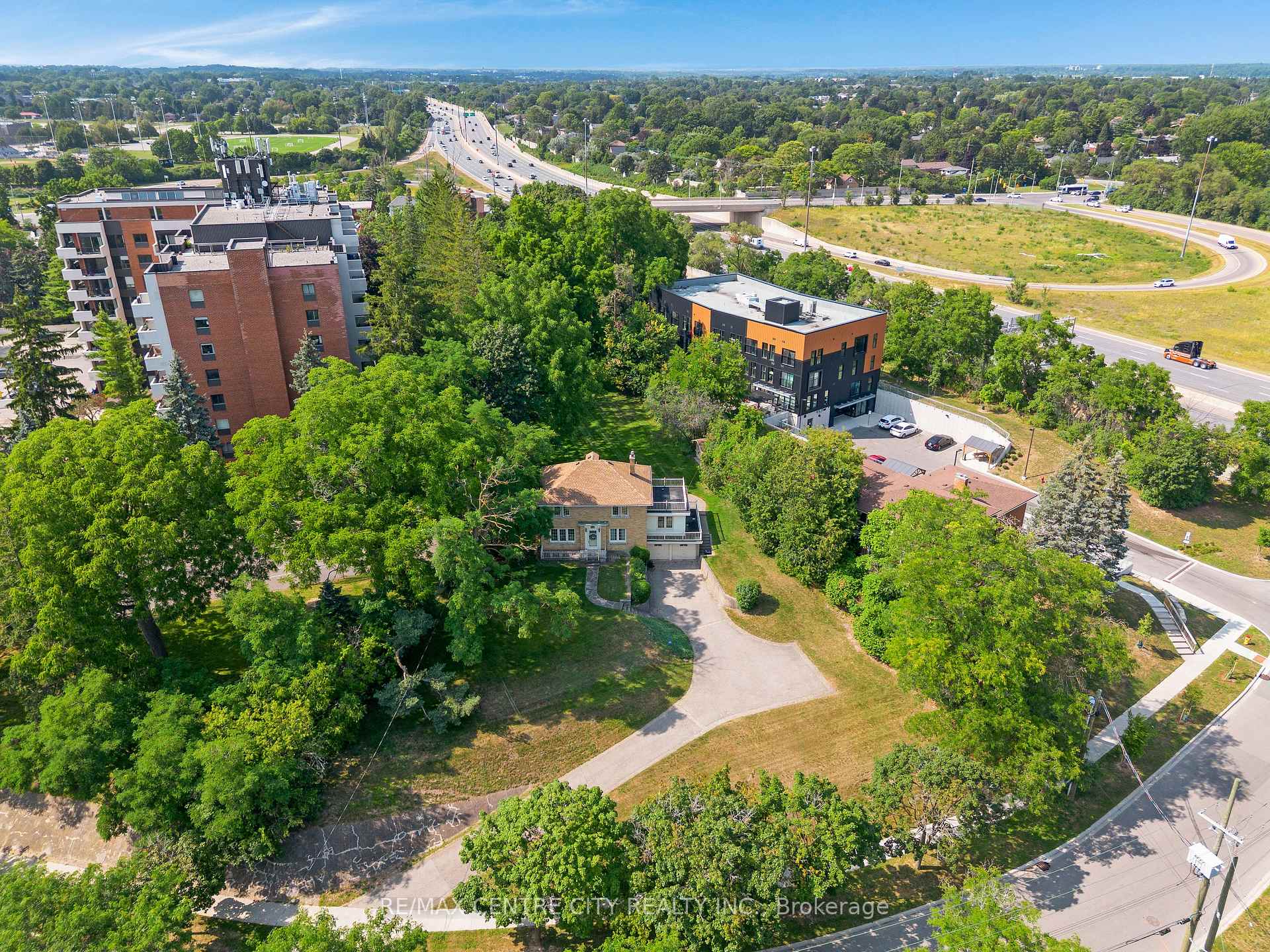 Photo 5 of 272 Sheldon Avenue N, Kitchener, Eastwood — HOMEH