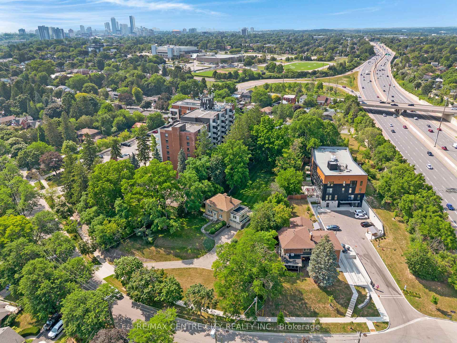 Photo 10 of 272 Sheldon Avenue N, Kitchener, Eastwood — HOMEH