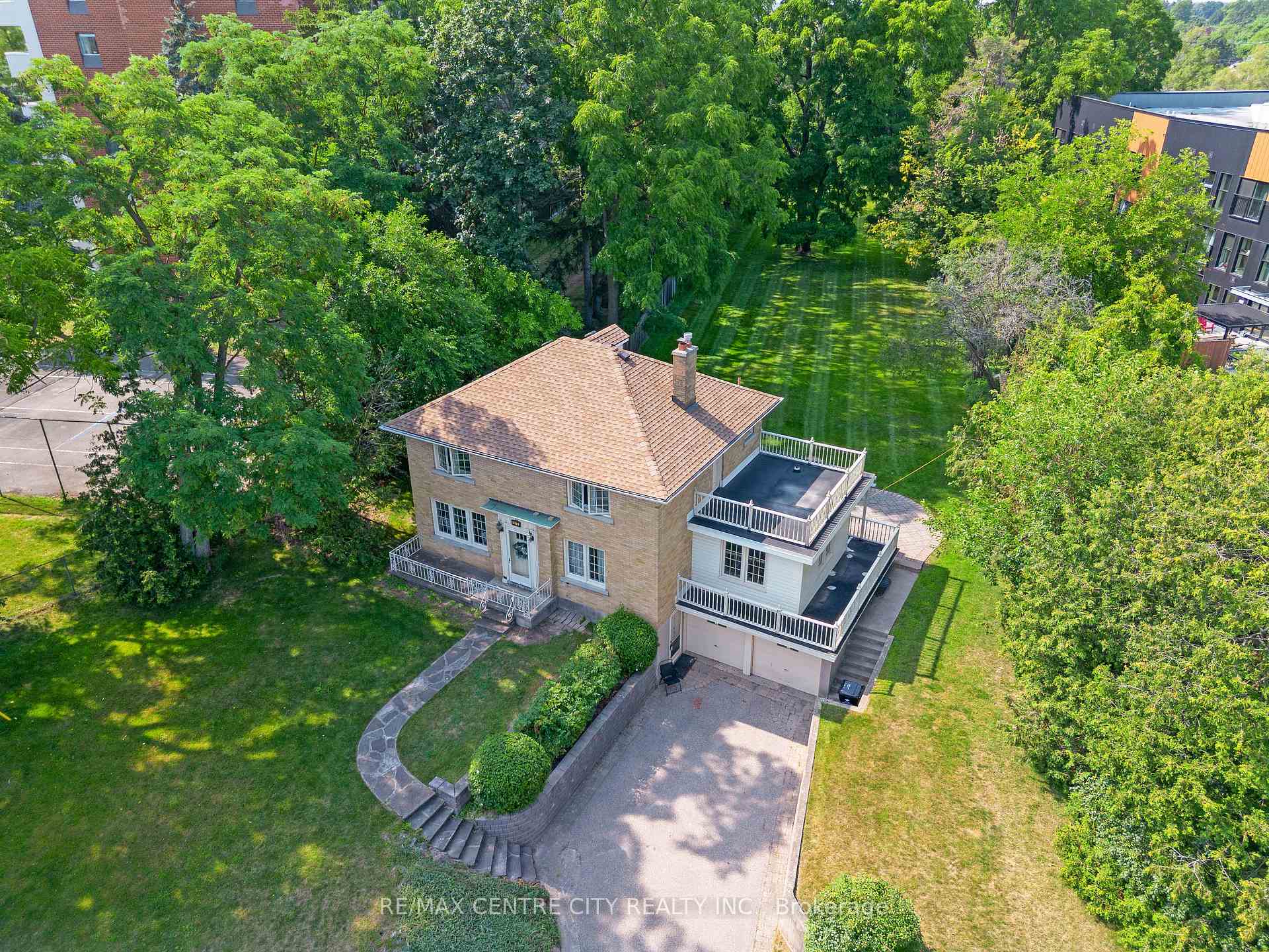 Photo 11 of 272 Sheldon Avenue N, Kitchener, Eastwood — HOMEH