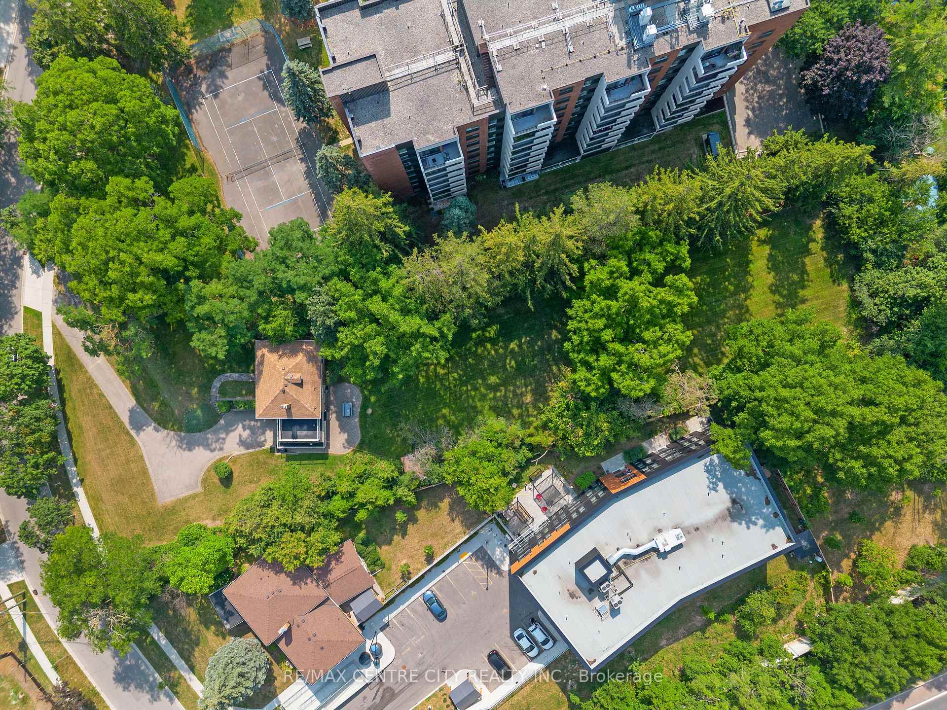 Photo 14 of 272 Sheldon Avenue N, Kitchener, Eastwood — HOMEH