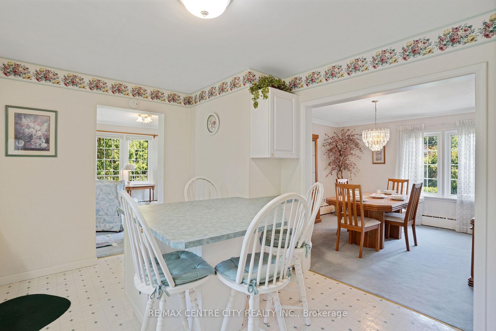 Photo 23 of 272 Sheldon Avenue N, Kitchener, Eastwood — HOMEH