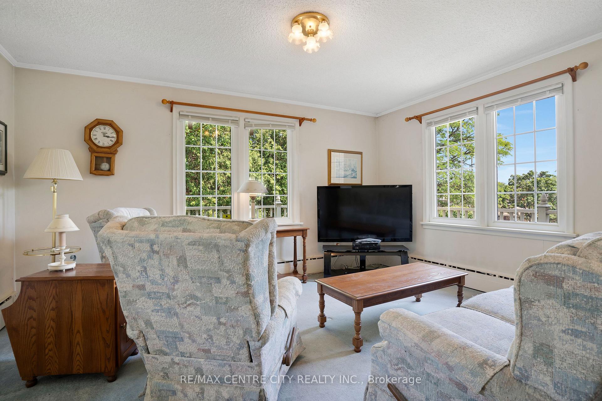 Photo 24 of 272 Sheldon Avenue N, Kitchener, Eastwood — HOMEH