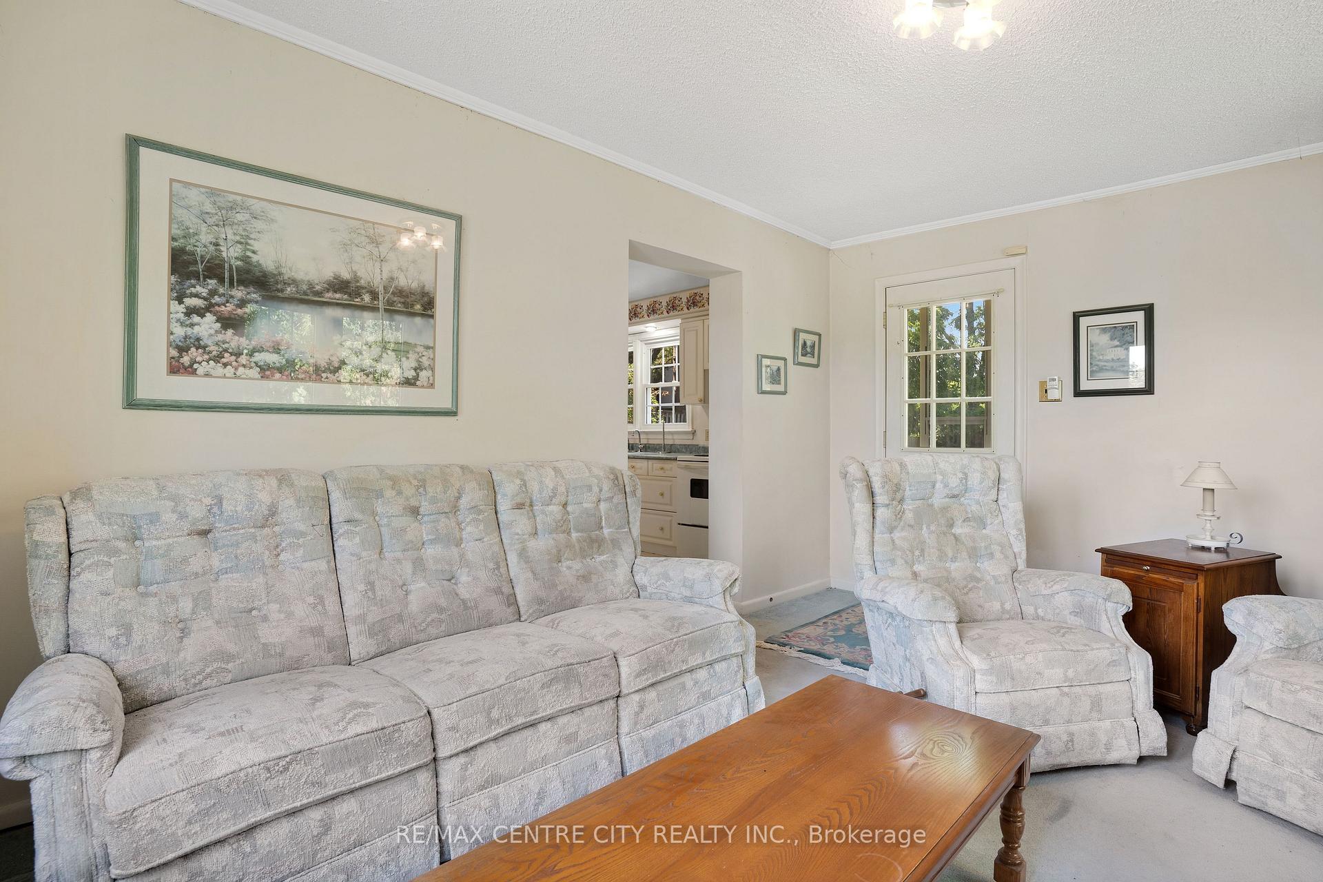 Photo 25 of 272 Sheldon Avenue N, Kitchener, Eastwood — HOMEH