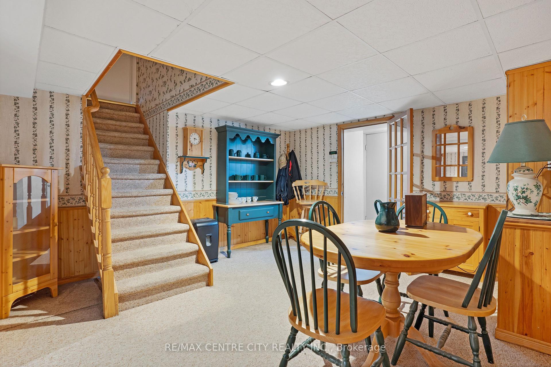 Photo 37 of 272 Sheldon Avenue N, Kitchener, Eastwood — HOMEH