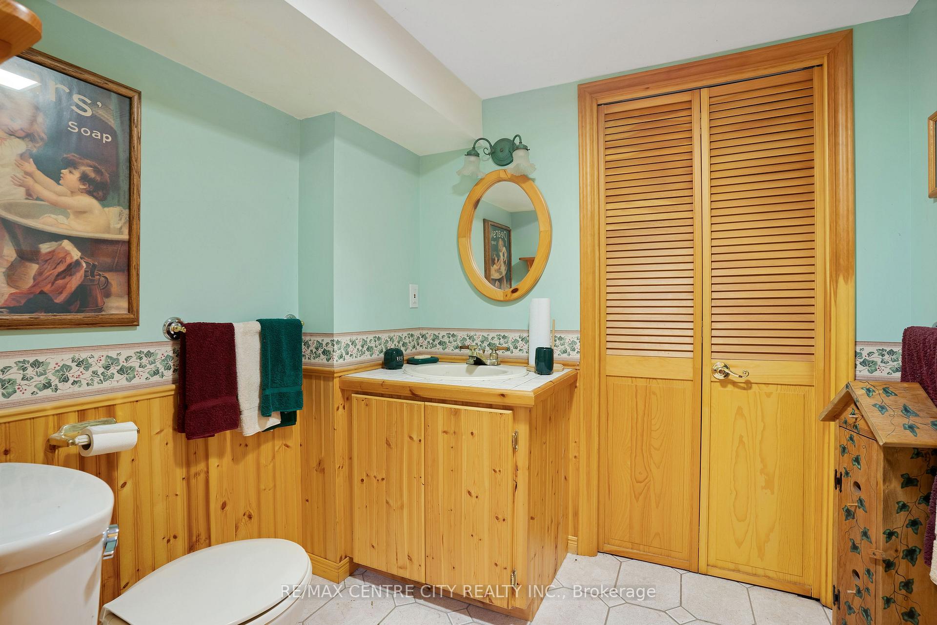 Photo 41 of 272 Sheldon Avenue N, Kitchener, Eastwood — HOMEH
