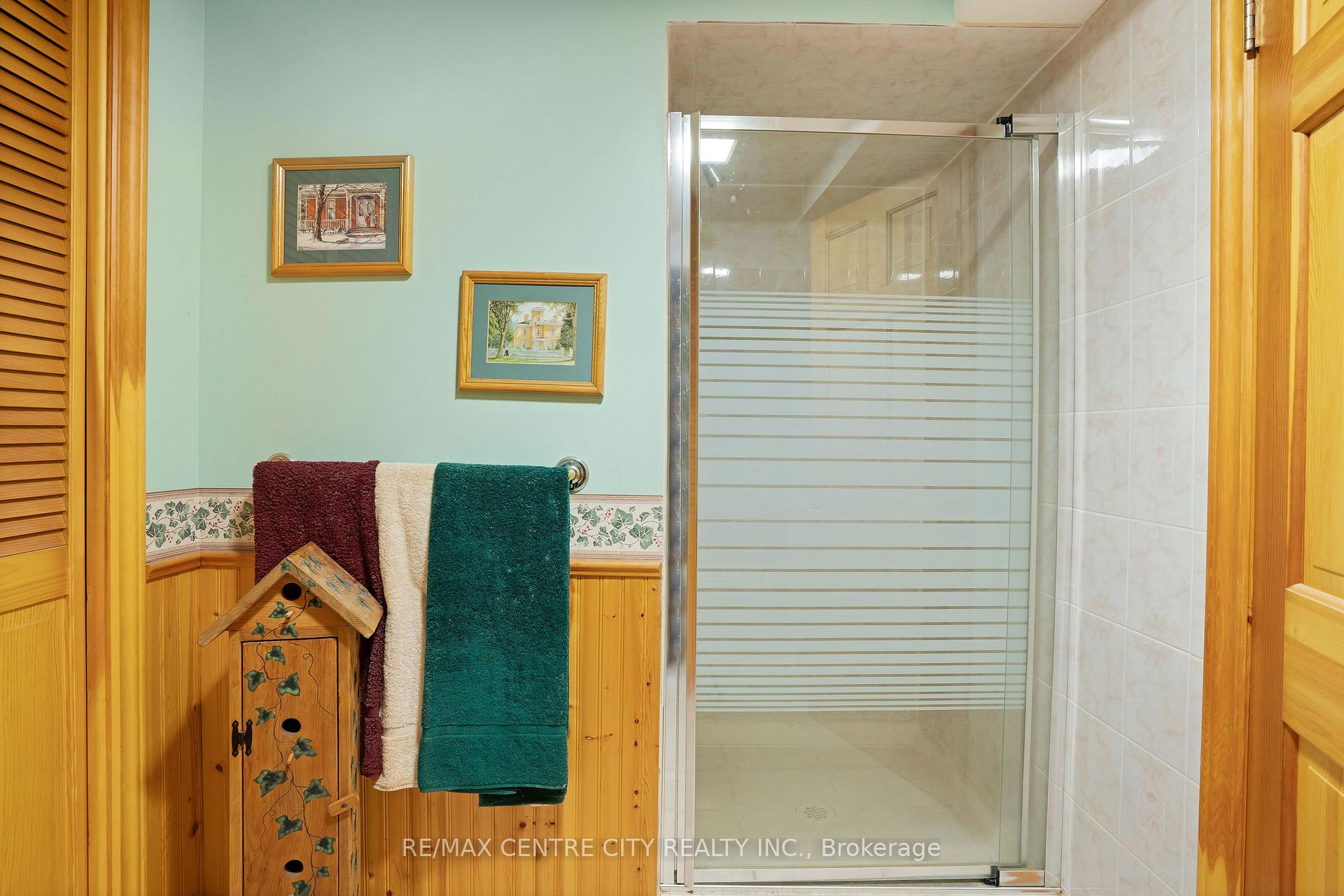 Photo 42 of 272 Sheldon Avenue N, Kitchener, Eastwood — HOMEH