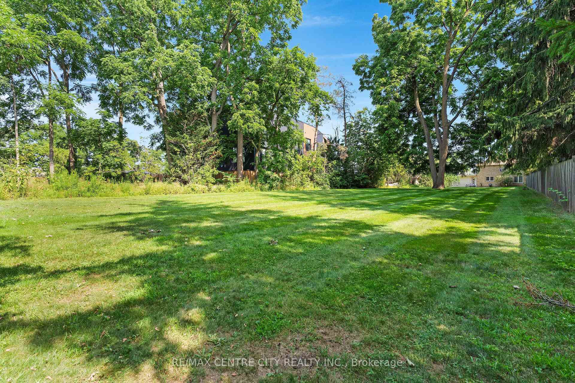 Photo 46 of 272 Sheldon Avenue N, Kitchener, Eastwood — HOMEH