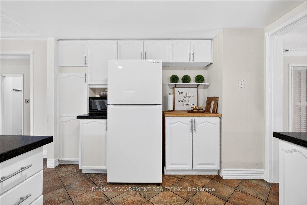 Photo 16 of 52 Sunvale Place, Hamilton, Stoney Creek — HOMEH