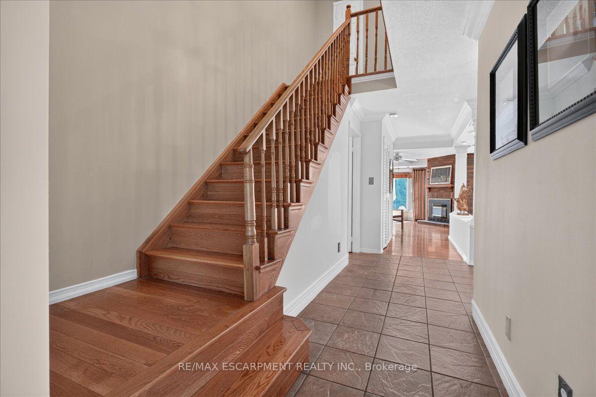 Photo 18 of 52 Sunvale Place, Hamilton, Stoney Creek — HOMEH
