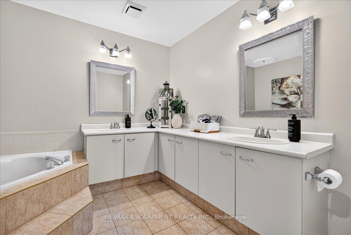 Photo 23 of 52 Sunvale Place, Hamilton, Stoney Creek — HOMEH