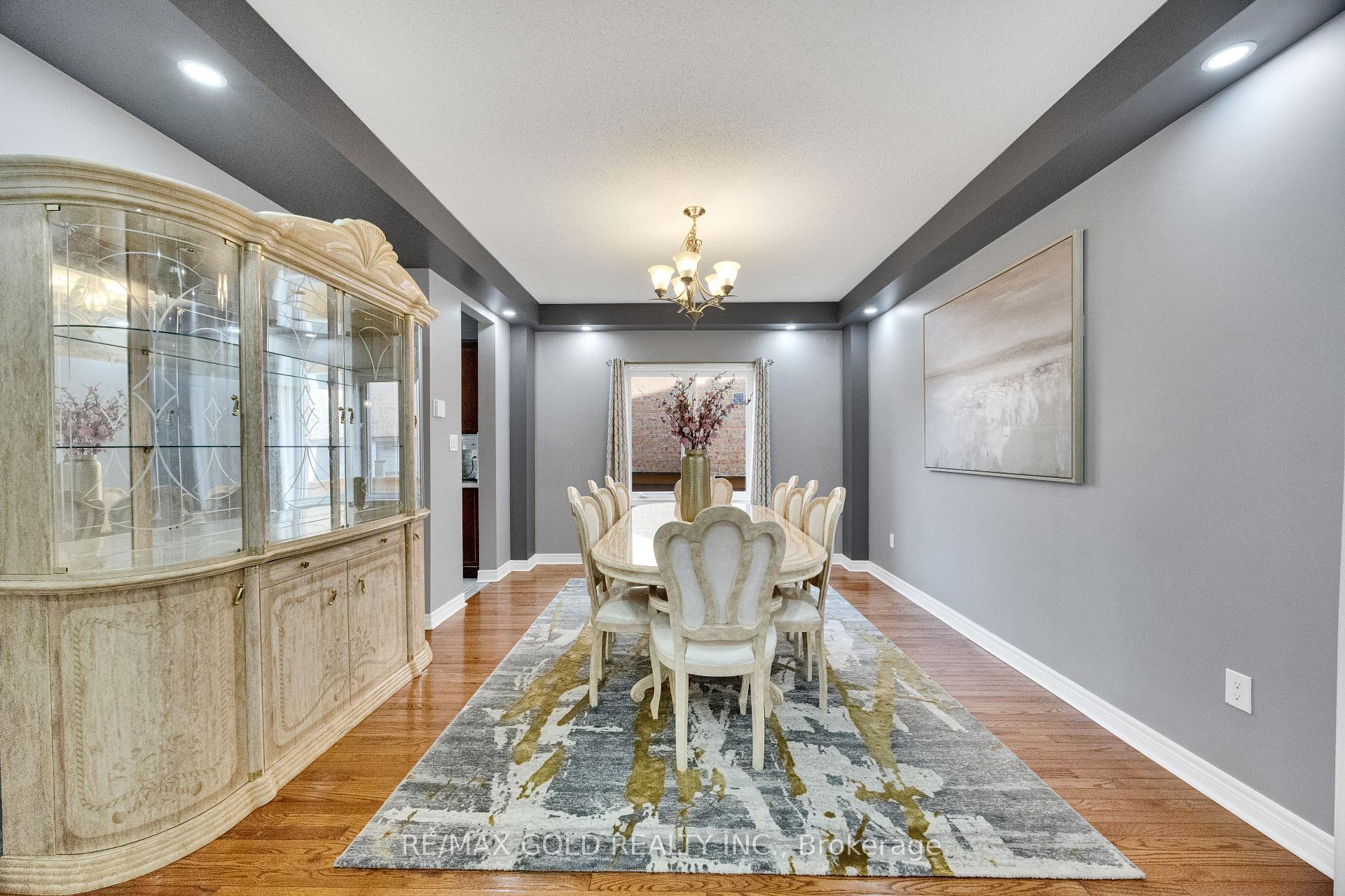 Photo 22 of 26 Mount Royal Circle, Brampton, Vales of Castlemore — HOMEH