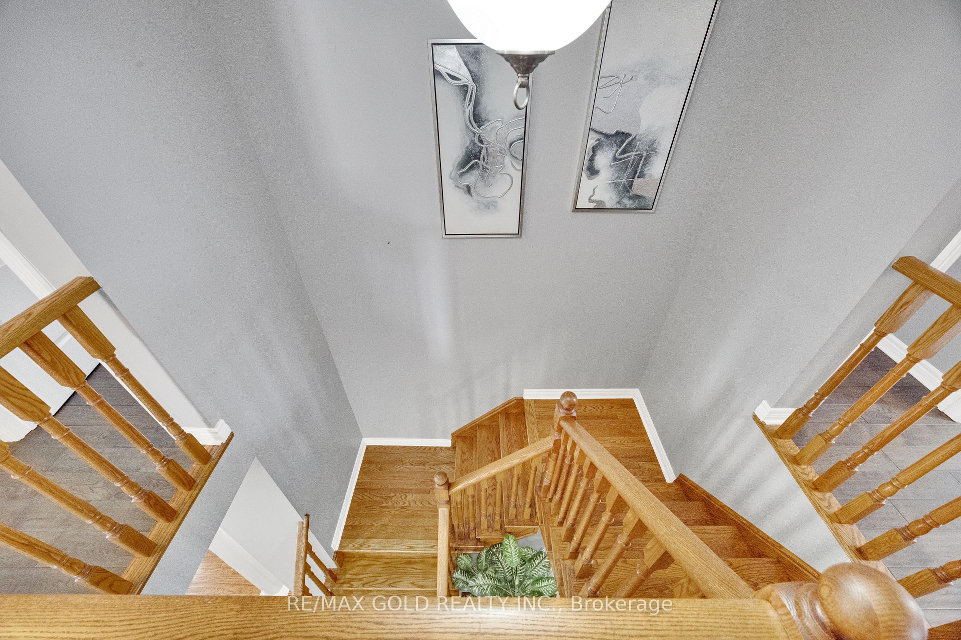 Photo 28 of 26 Mount Royal Circle, Brampton, Vales of Castlemore — HOMEH