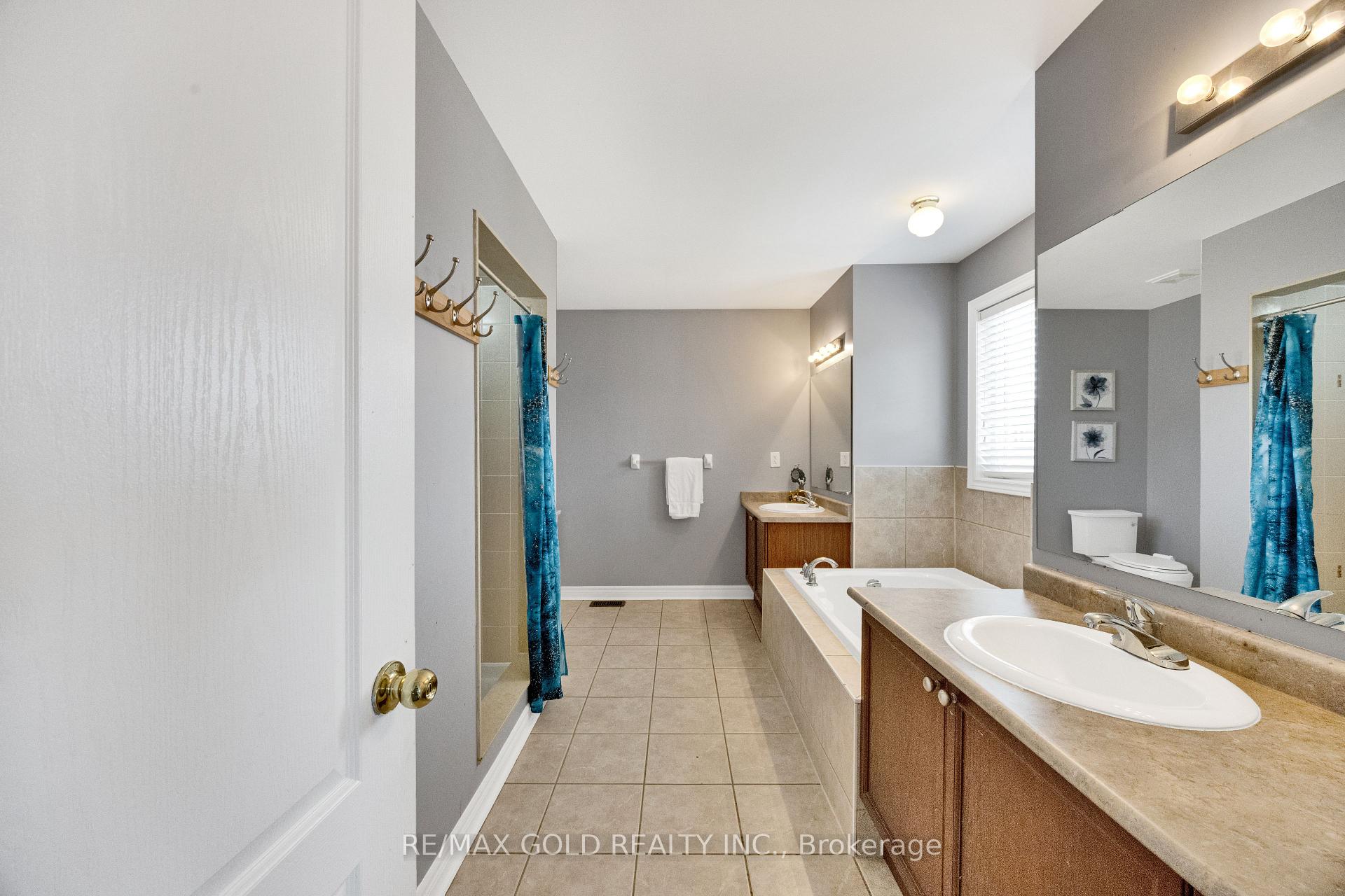 Photo 30 of 26 Mount Royal Circle, Brampton, Vales of Castlemore — HOMEH