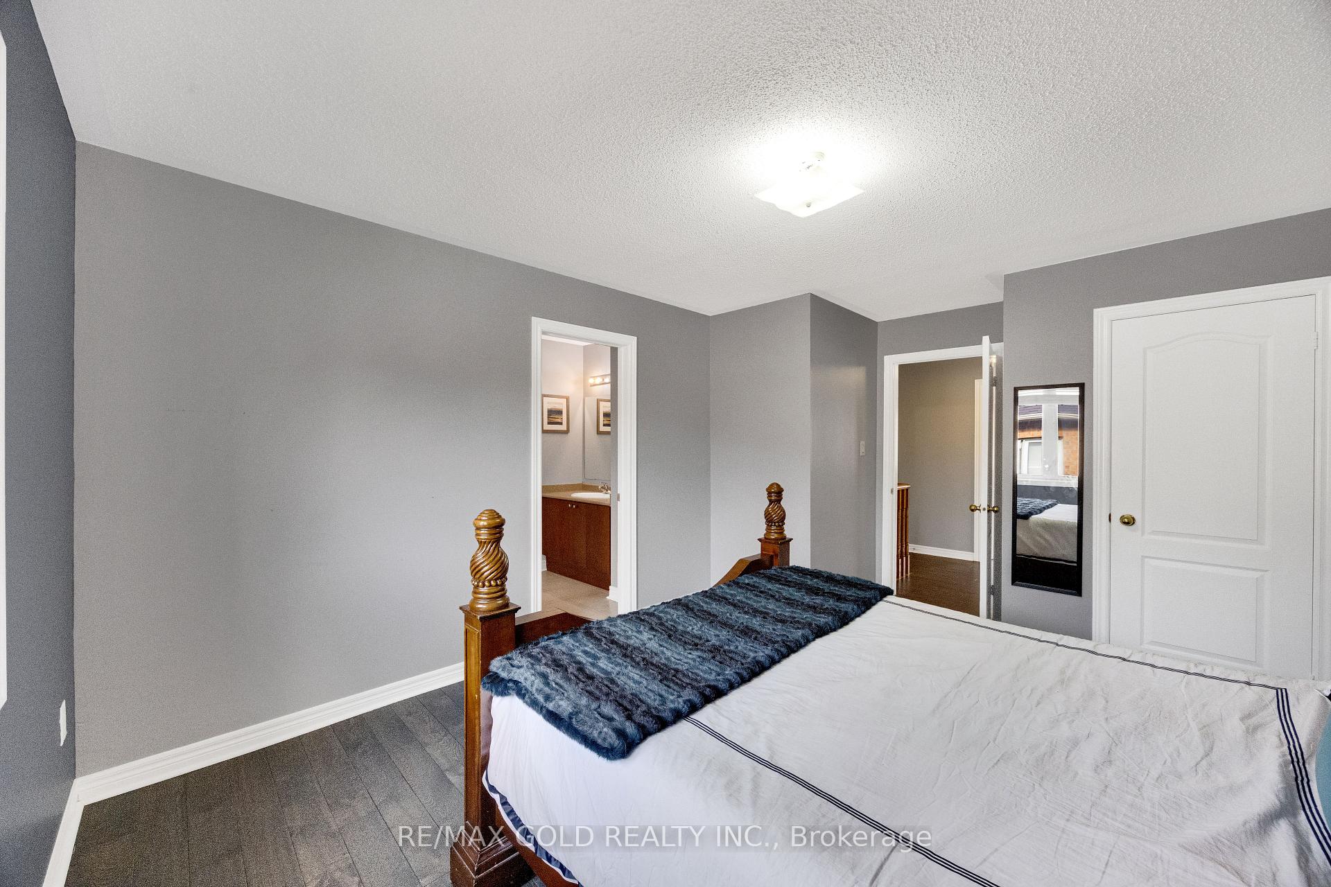 Photo 33 of 26 Mount Royal Circle, Brampton, Vales of Castlemore — HOMEH