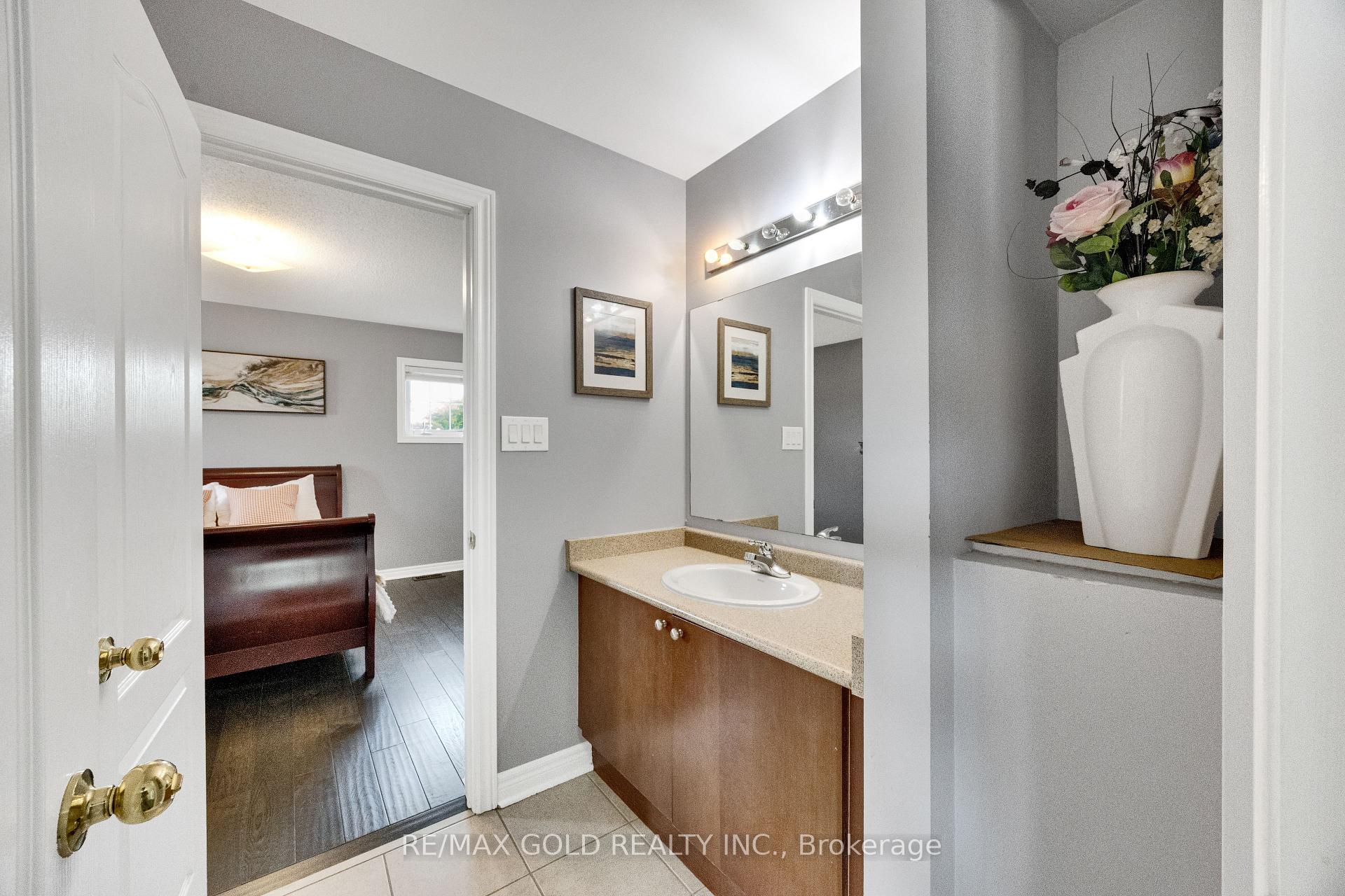Photo 34 of 26 Mount Royal Circle, Brampton, Vales of Castlemore — HOMEH