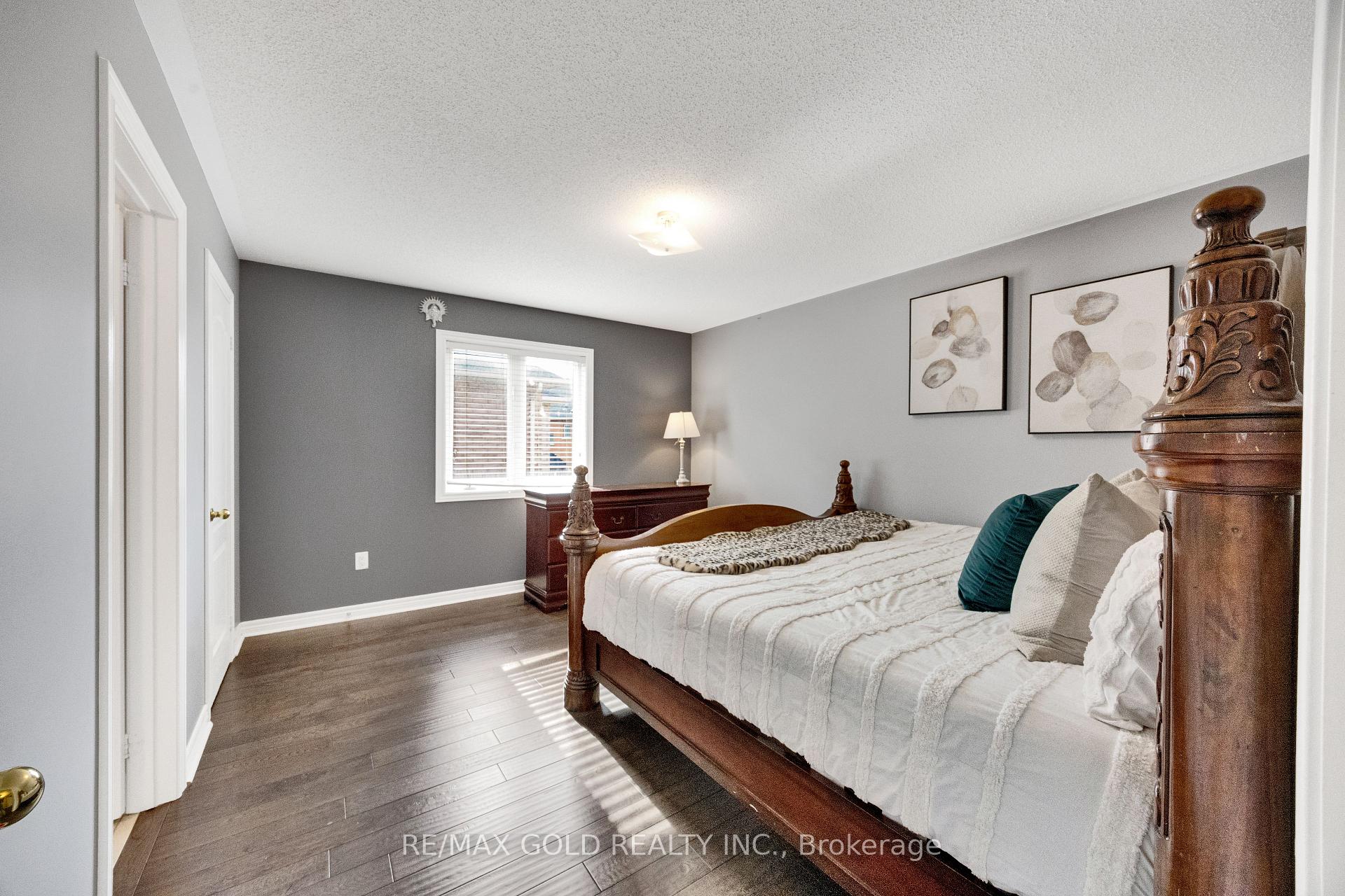 Photo 36 of 26 Mount Royal Circle, Brampton, Vales of Castlemore — HOMEH