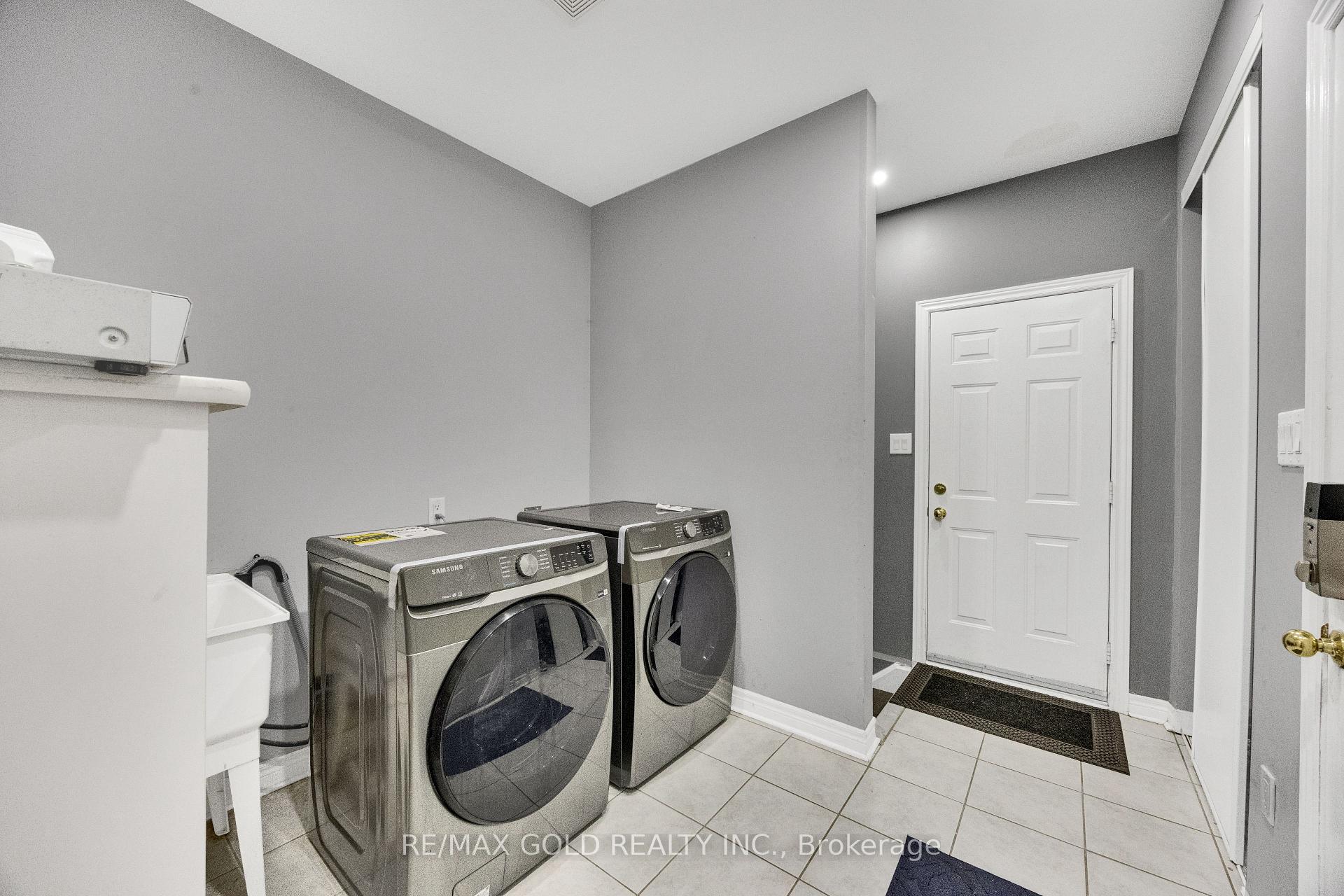 Photo 43 of 26 Mount Royal Circle, Brampton, Vales of Castlemore — HOMEH