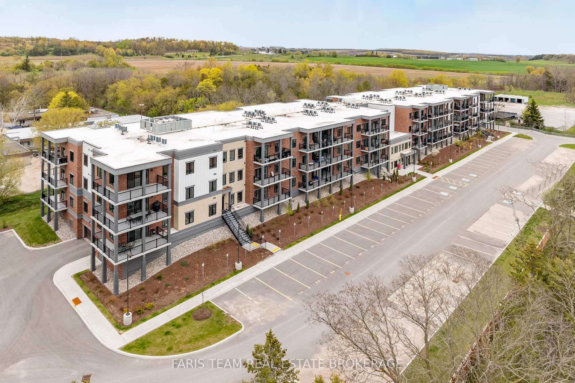 Photo 3 of Unit 224, 121 Mary Street, Clearview, Creemore — HOMEH