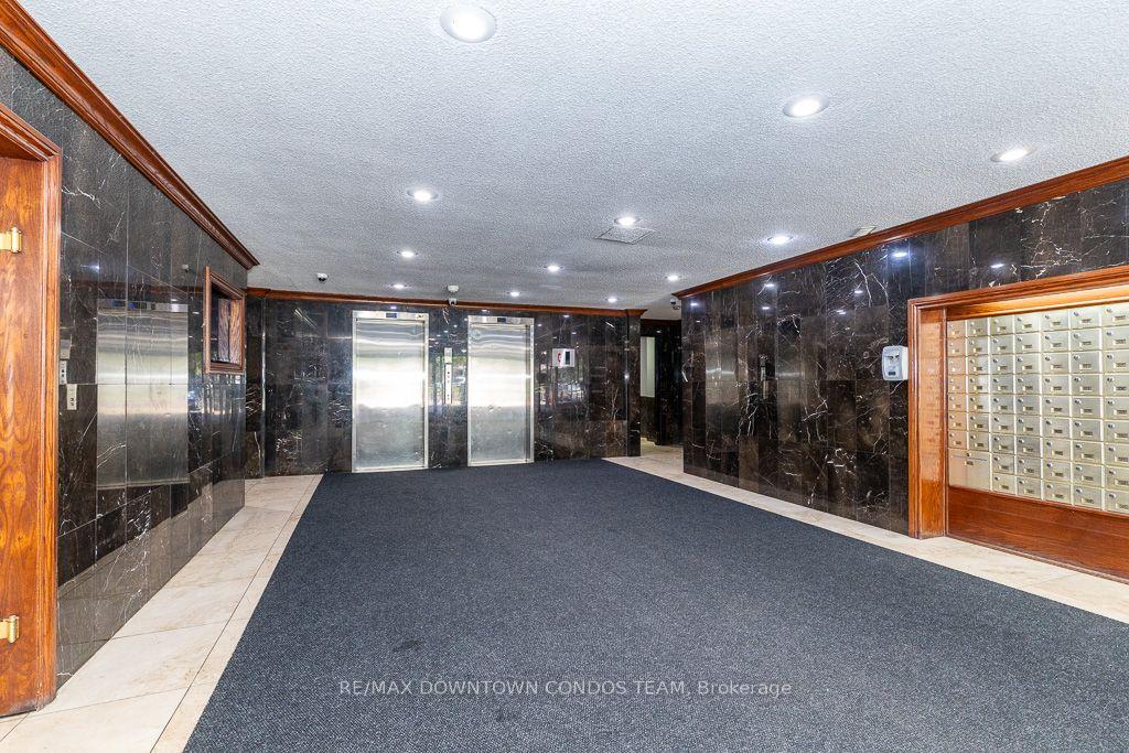 Photo 3 of Unit 1004, 10 Tobermory Drive, North York, Black Creek — HOMEH