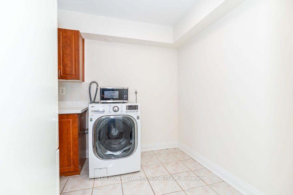 Photo 10 of Unit 1004, 10 Tobermory Drive, North York, Black Creek — HOMEH
