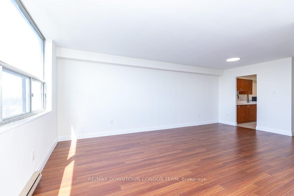 Photo 13 of Unit 1004, 10 Tobermory Drive, North York, Black Creek — HOMEH