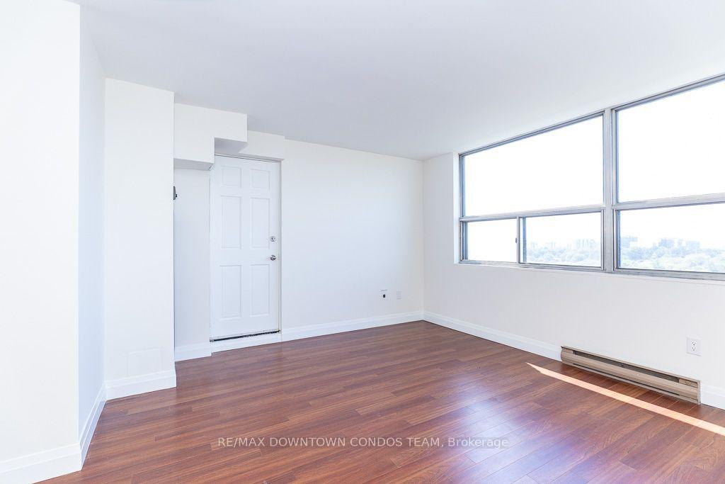 Photo 14 of Unit 1004, 10 Tobermory Drive, North York, Black Creek — HOMEH