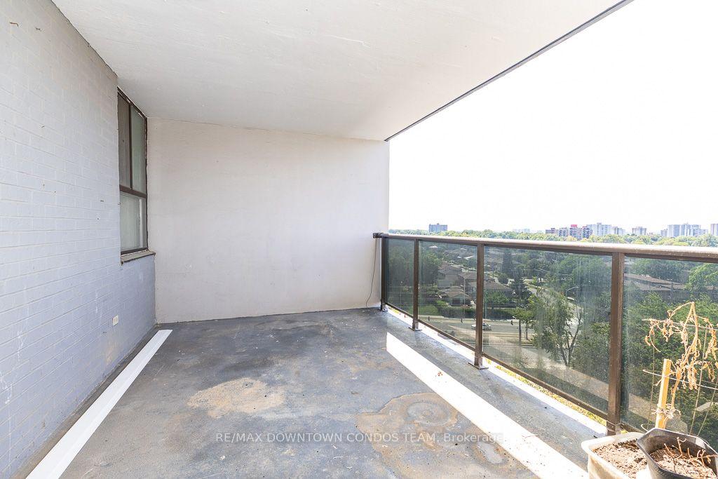 Photo 15 of Unit 1004, 10 Tobermory Drive, North York, Black Creek — HOMEH